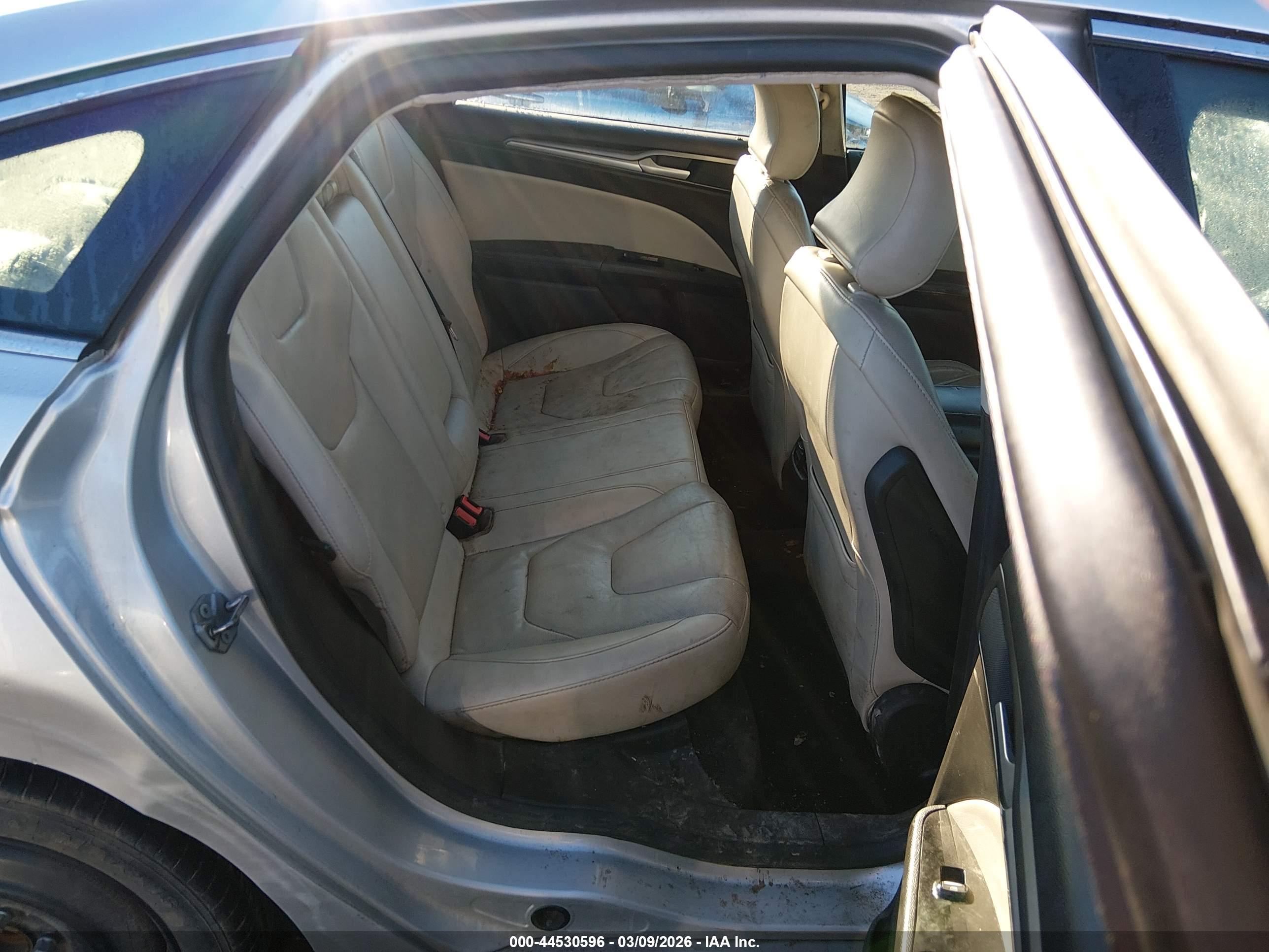 FORD FUSION image 8