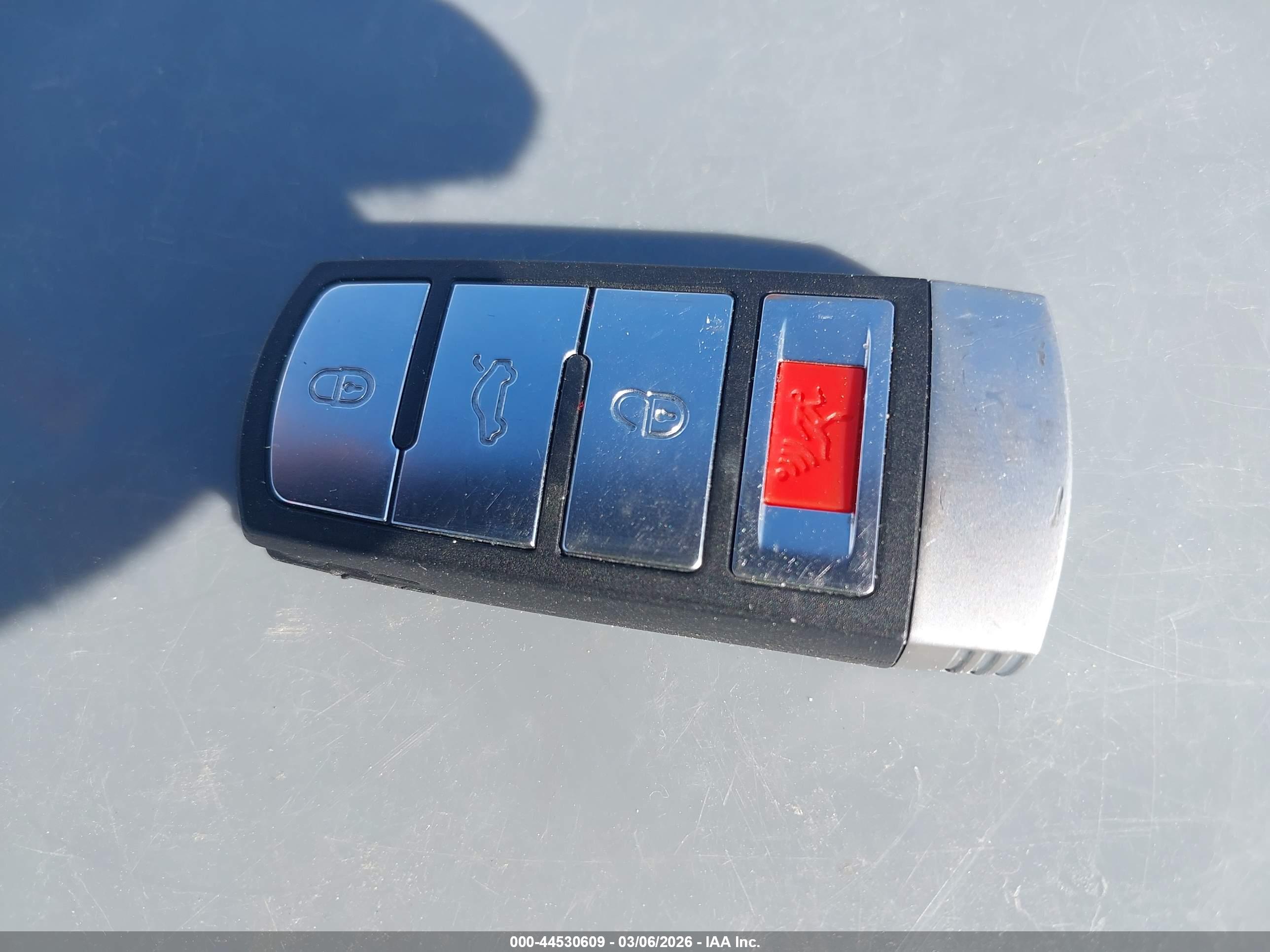 VOLKSWAGEN CC image 11