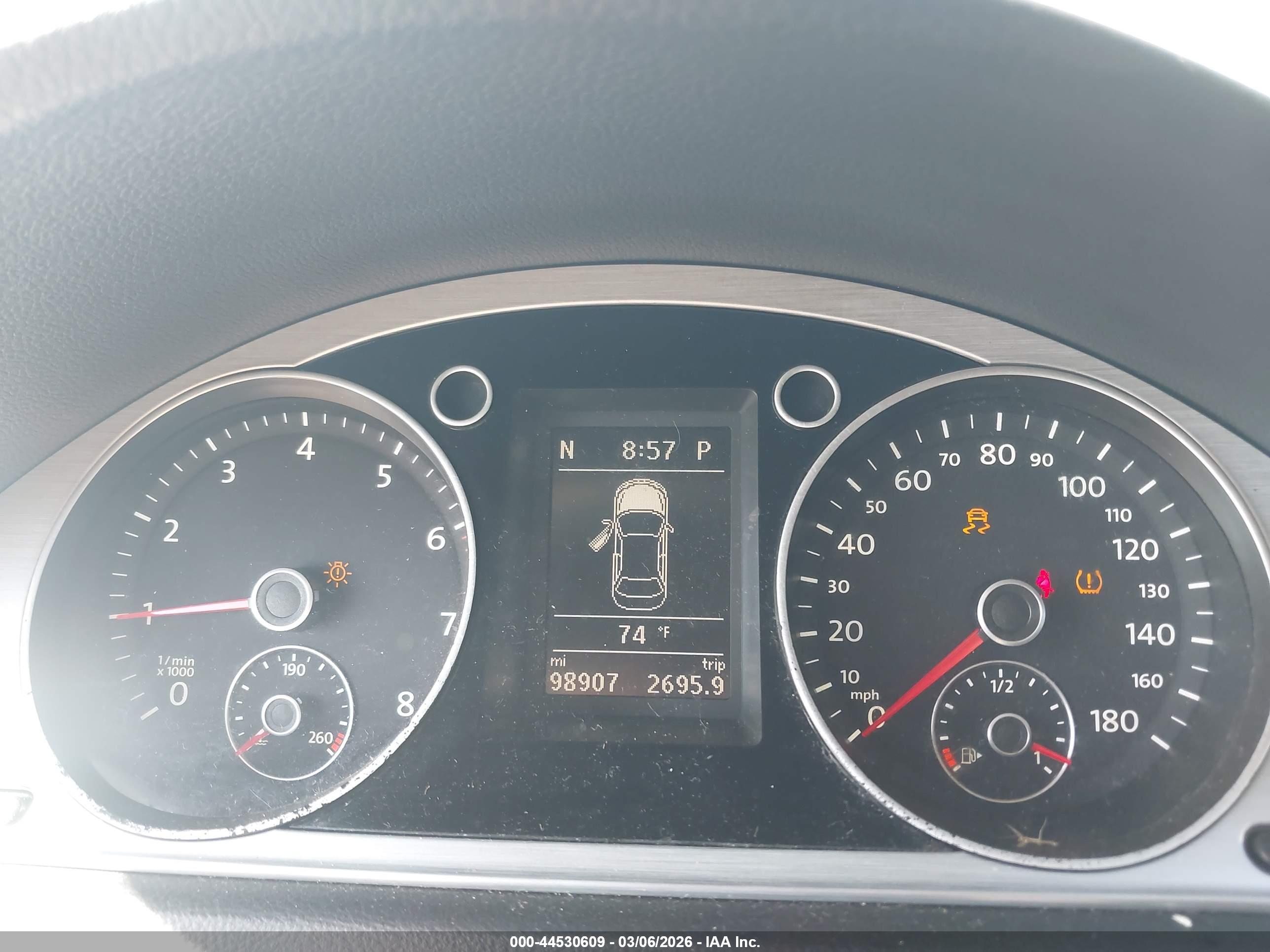 VOLKSWAGEN CC image 7
