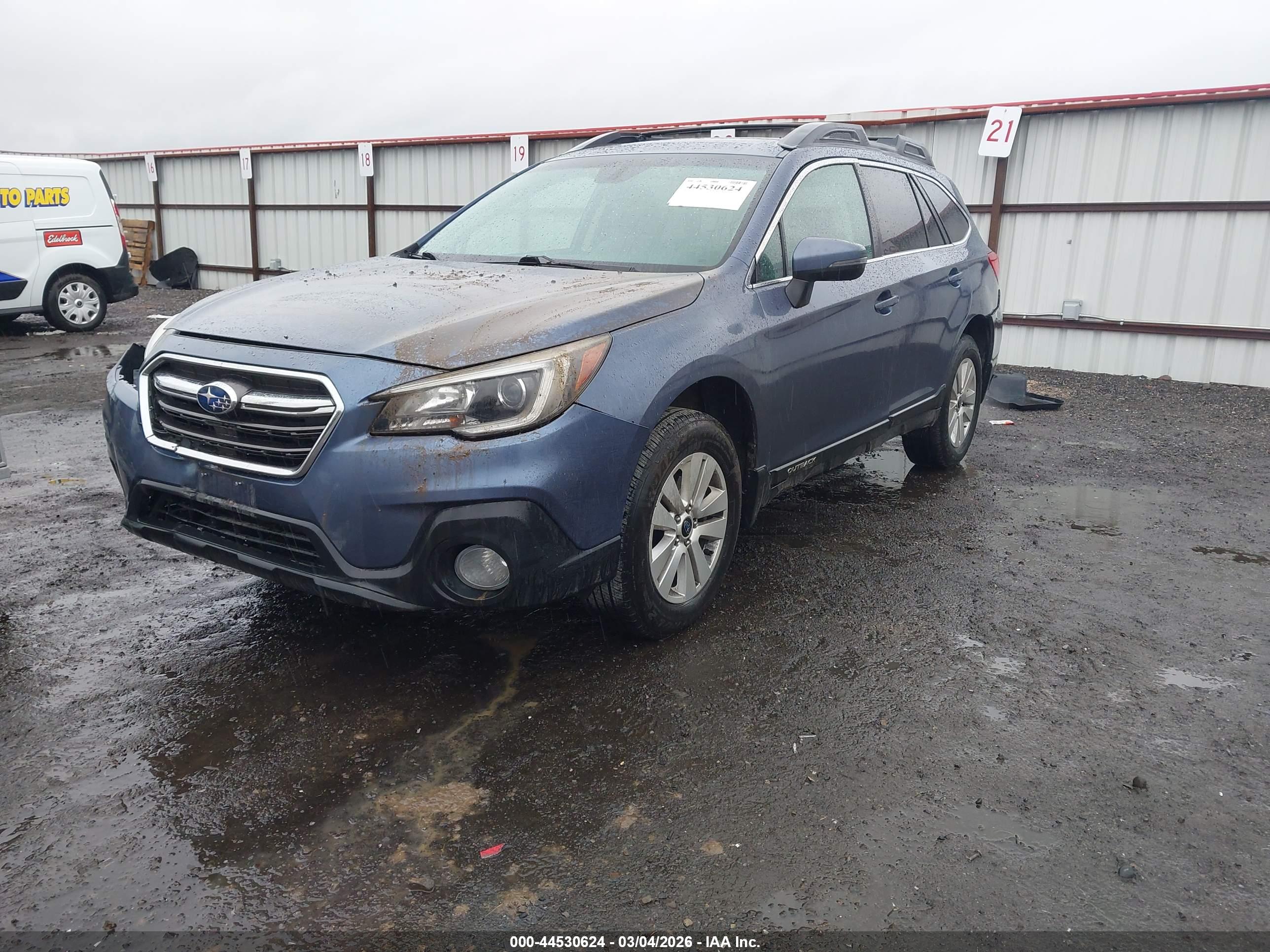 SUBARU OUTBACK image 2