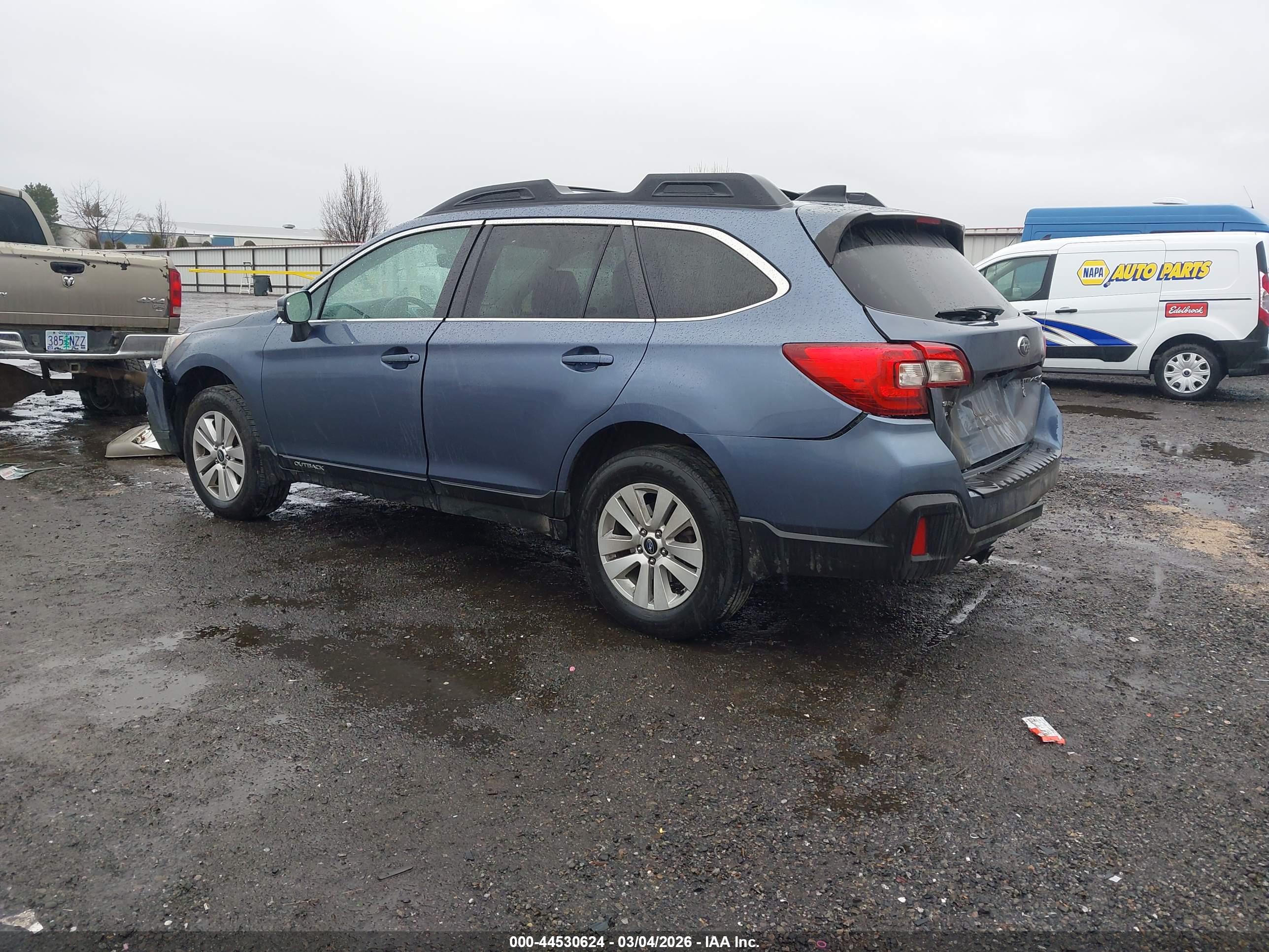 SUBARU OUTBACK image 3