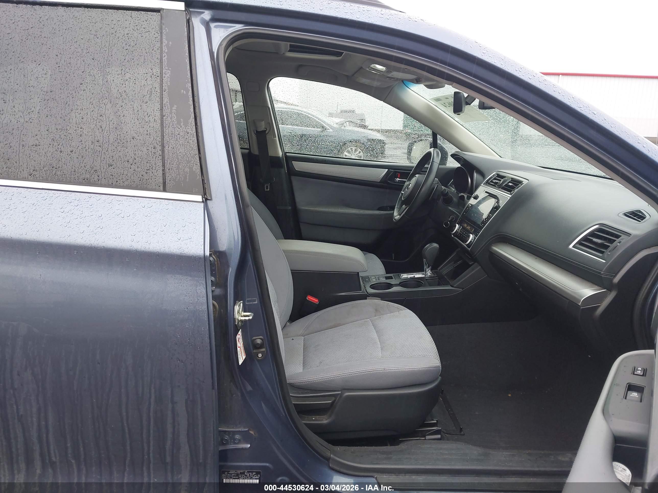 SUBARU OUTBACK image 5