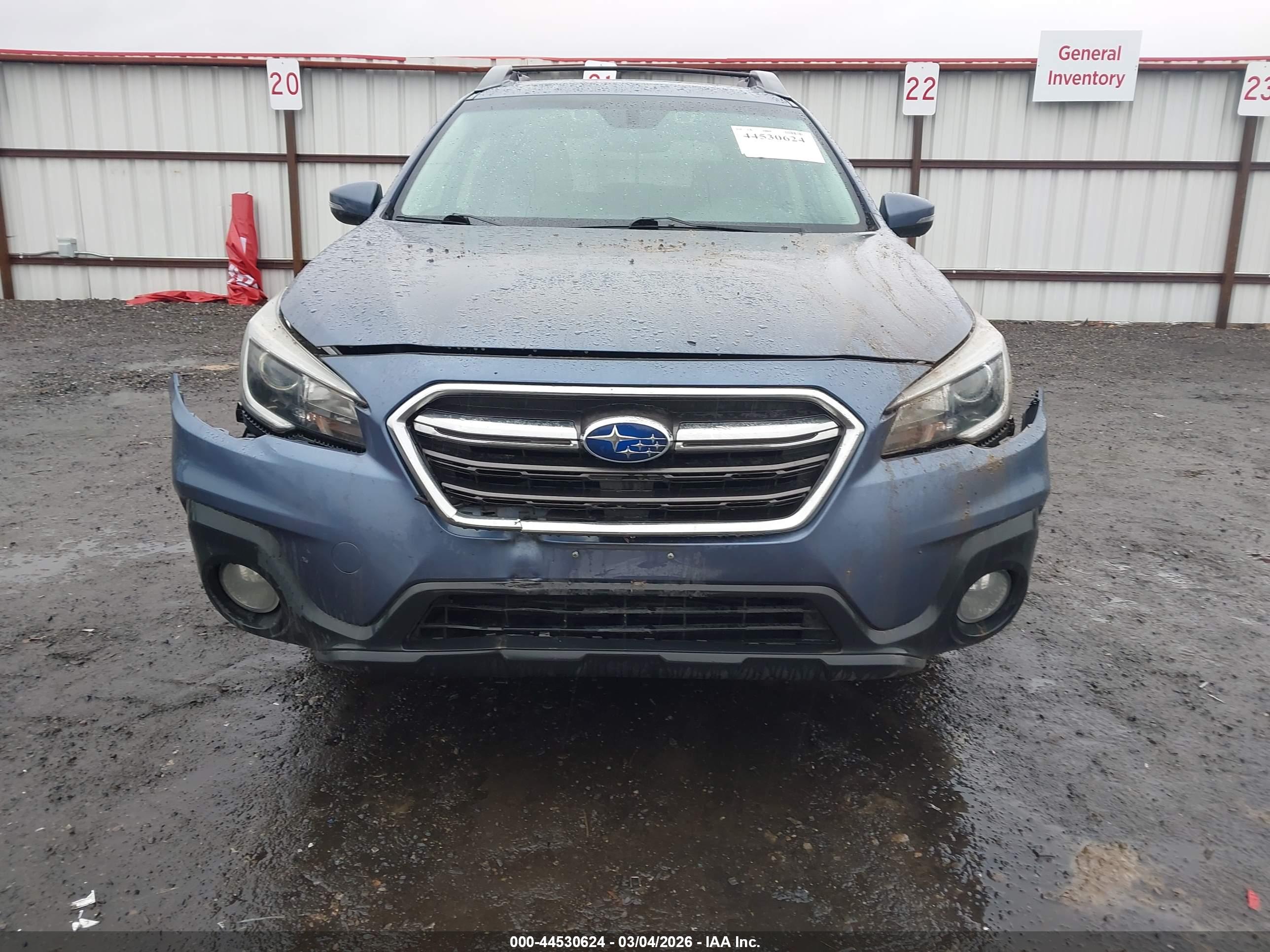 SUBARU OUTBACK image 6
