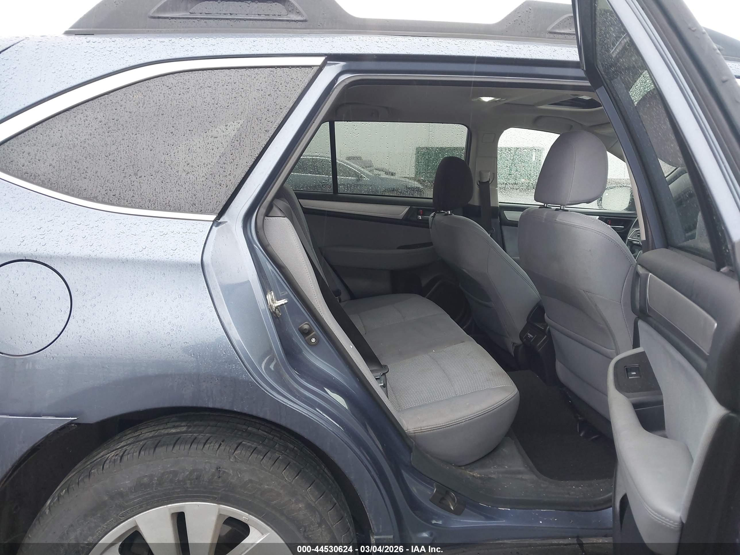 SUBARU OUTBACK image 8