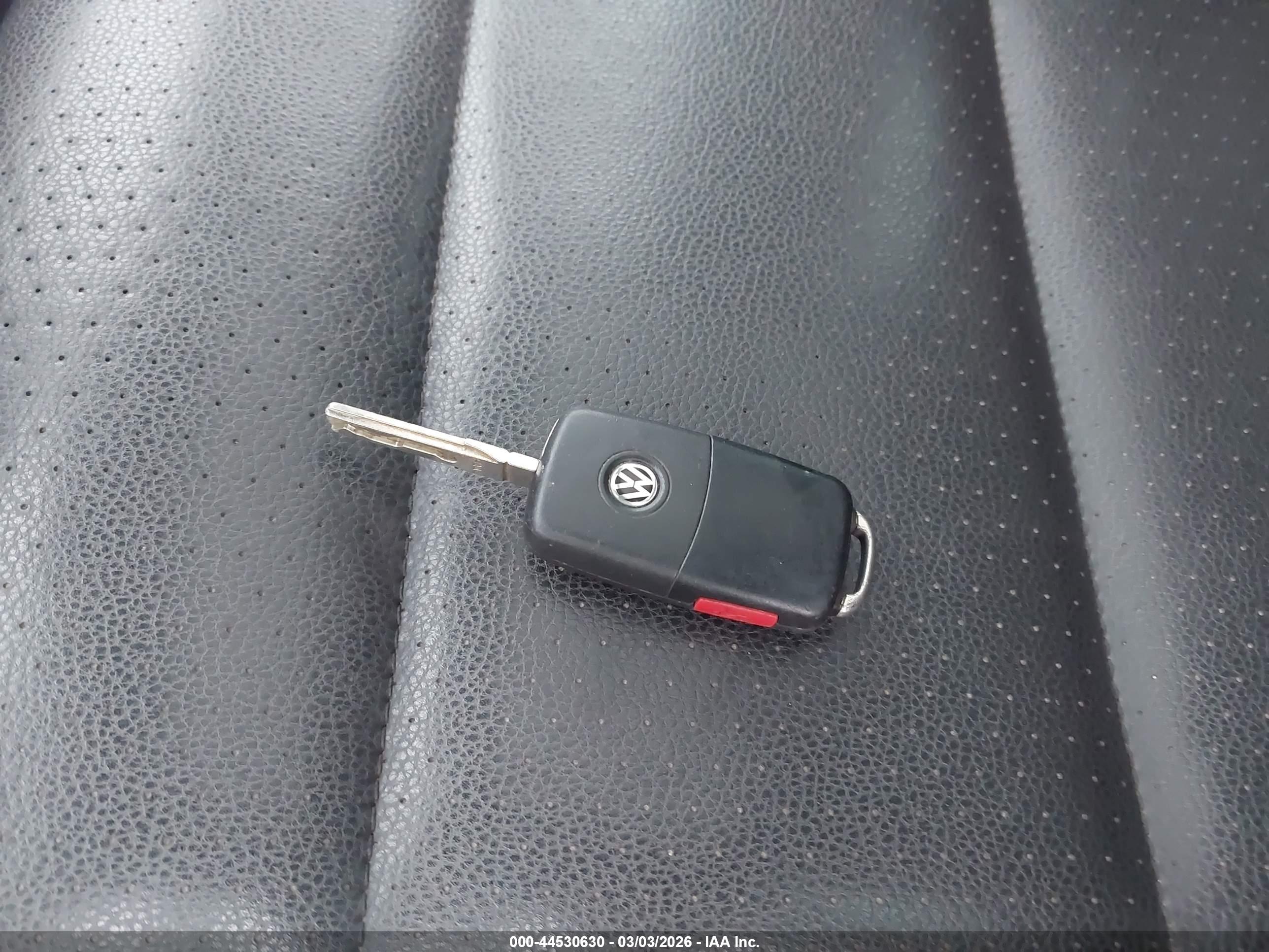 VOLKSWAGEN TIGUAN image 11