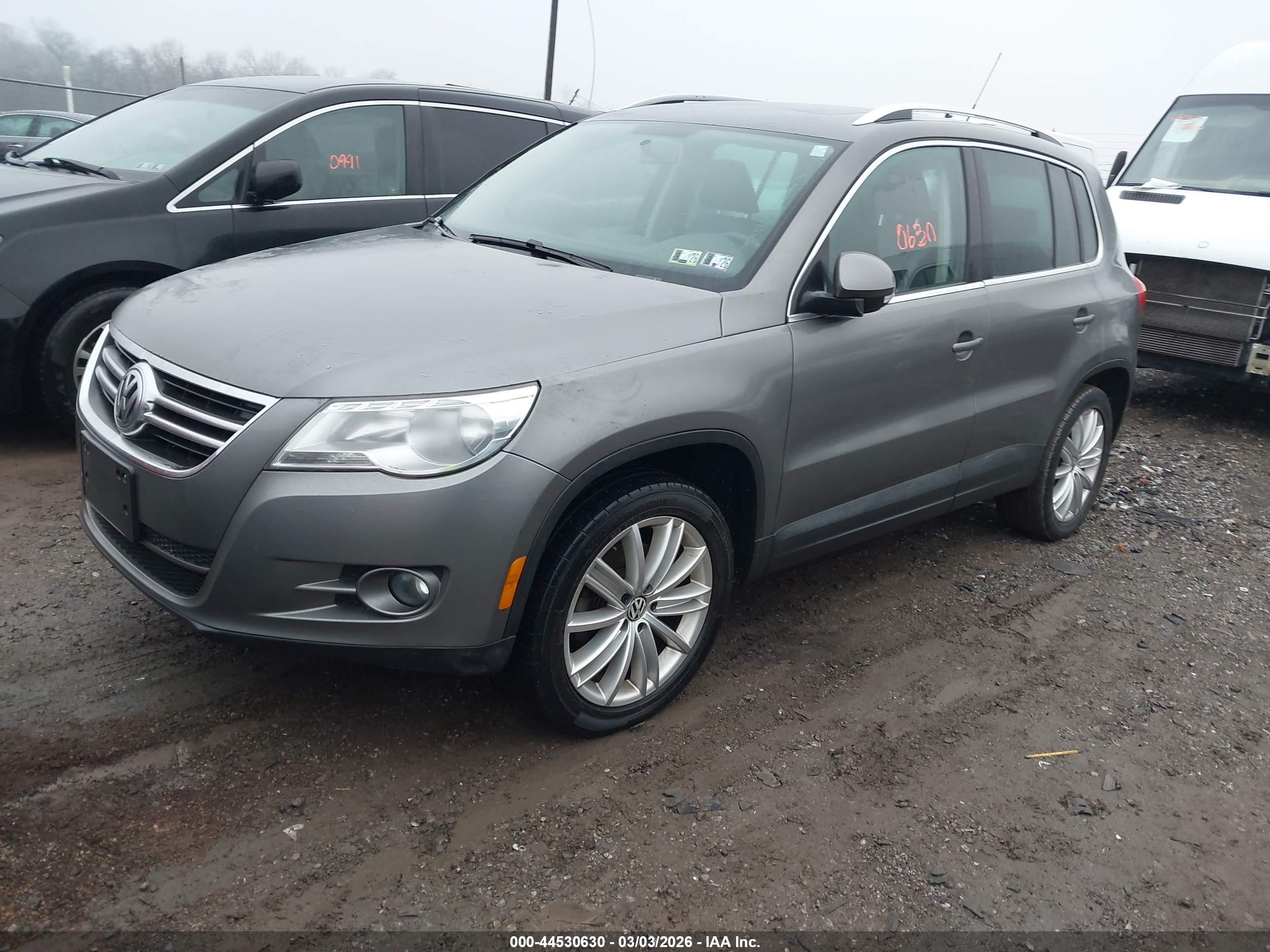 VOLKSWAGEN TIGUAN image 2