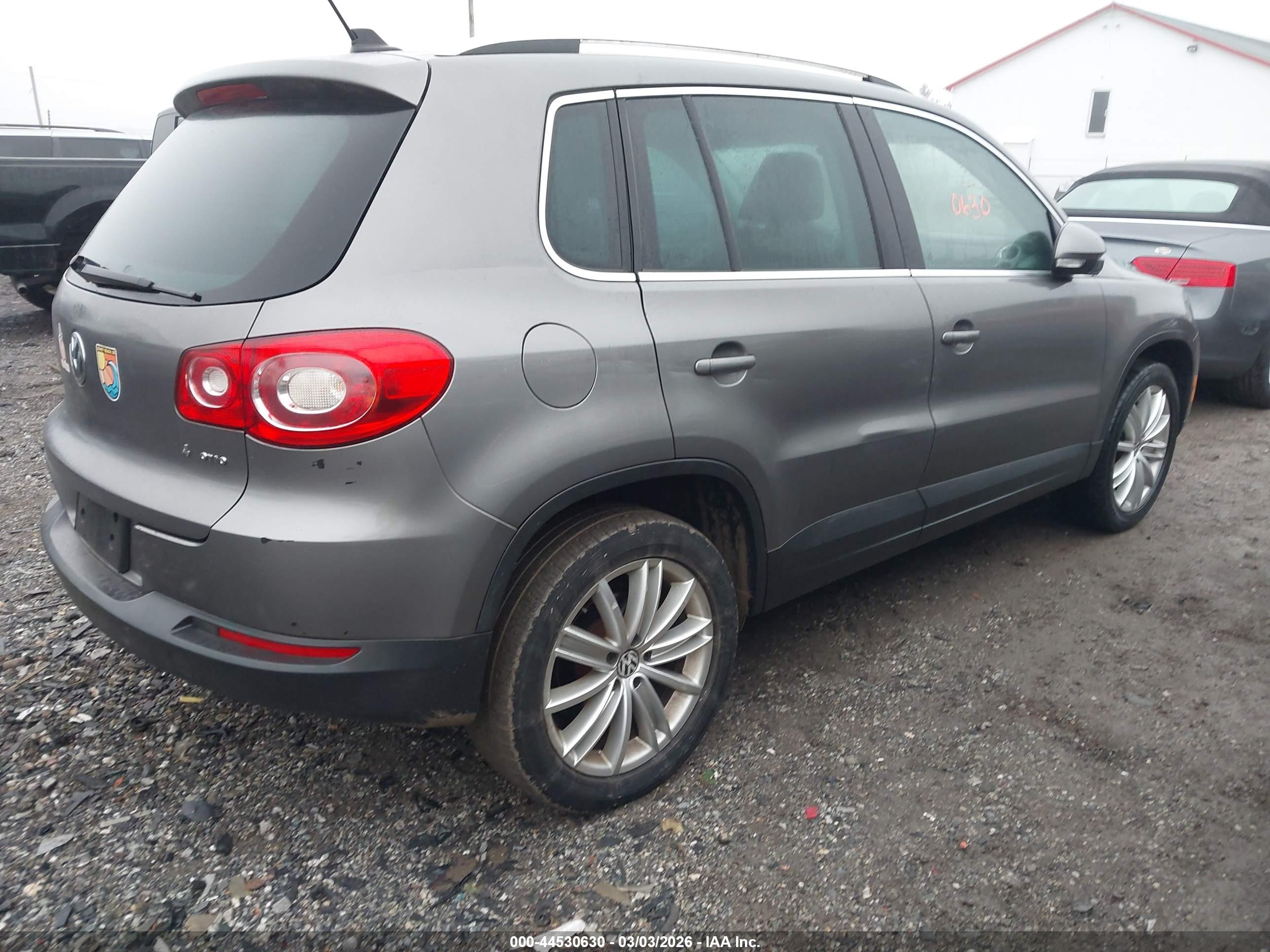 VOLKSWAGEN TIGUAN image 4