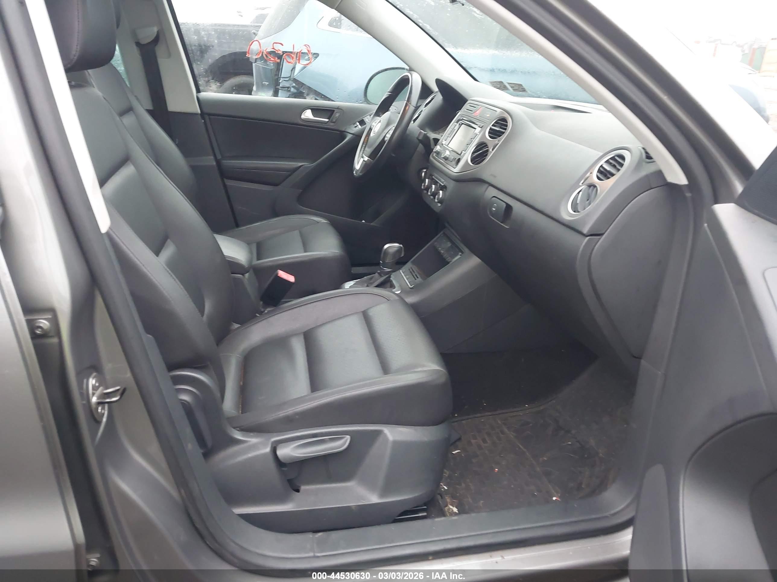 VOLKSWAGEN TIGUAN image 5