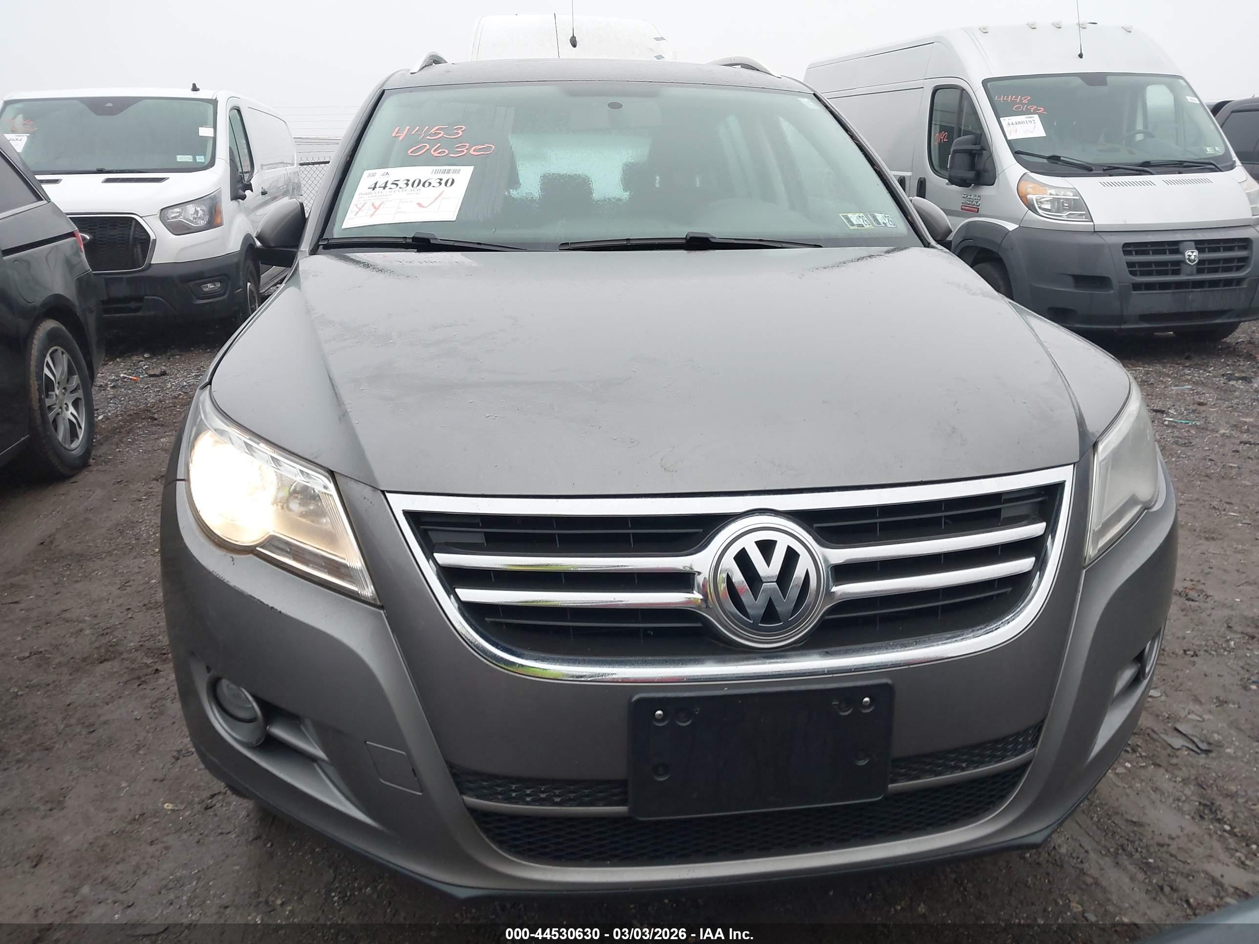 VOLKSWAGEN TIGUAN image 6