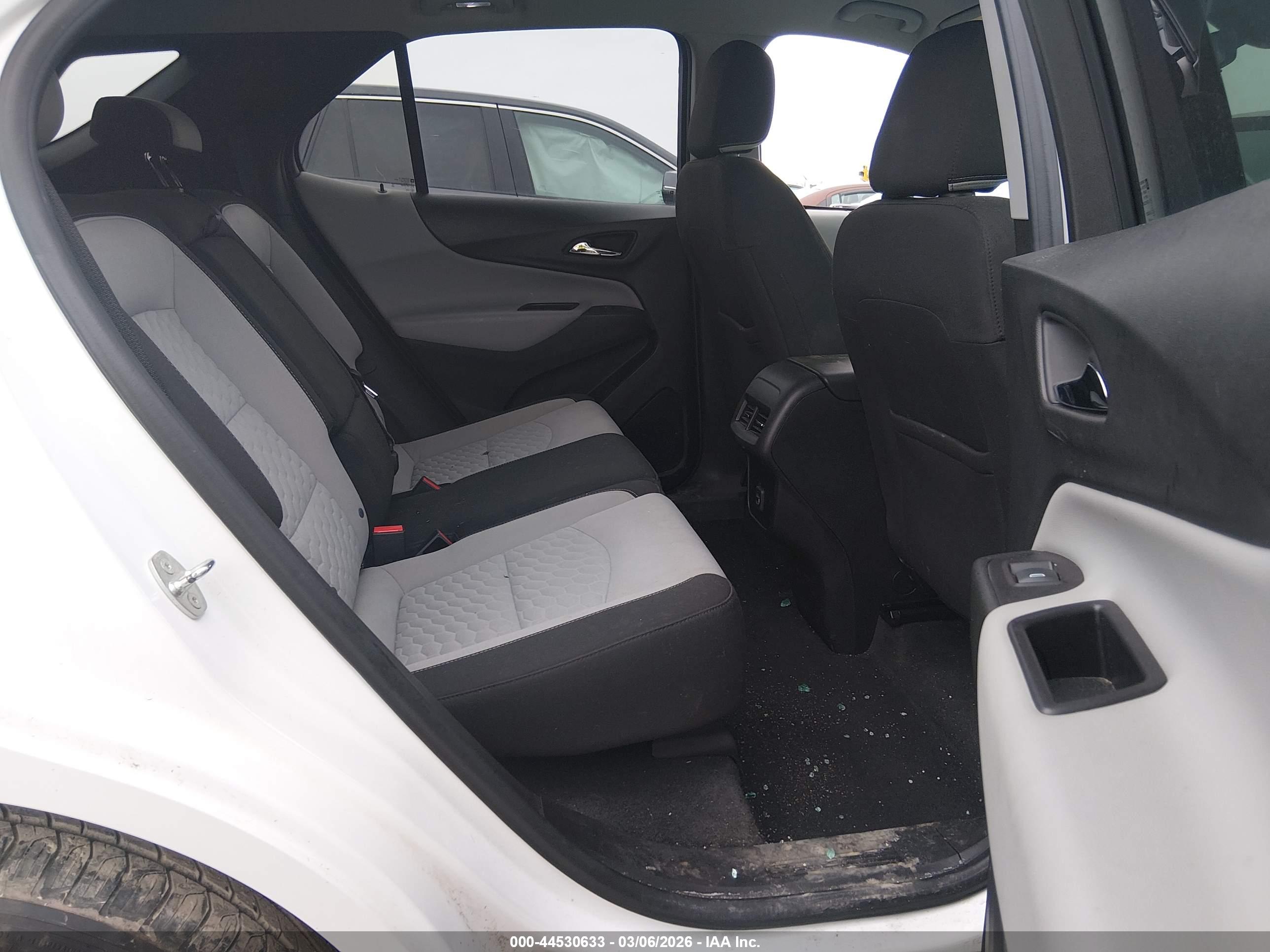 CHEVROLET EQUINOX image 8