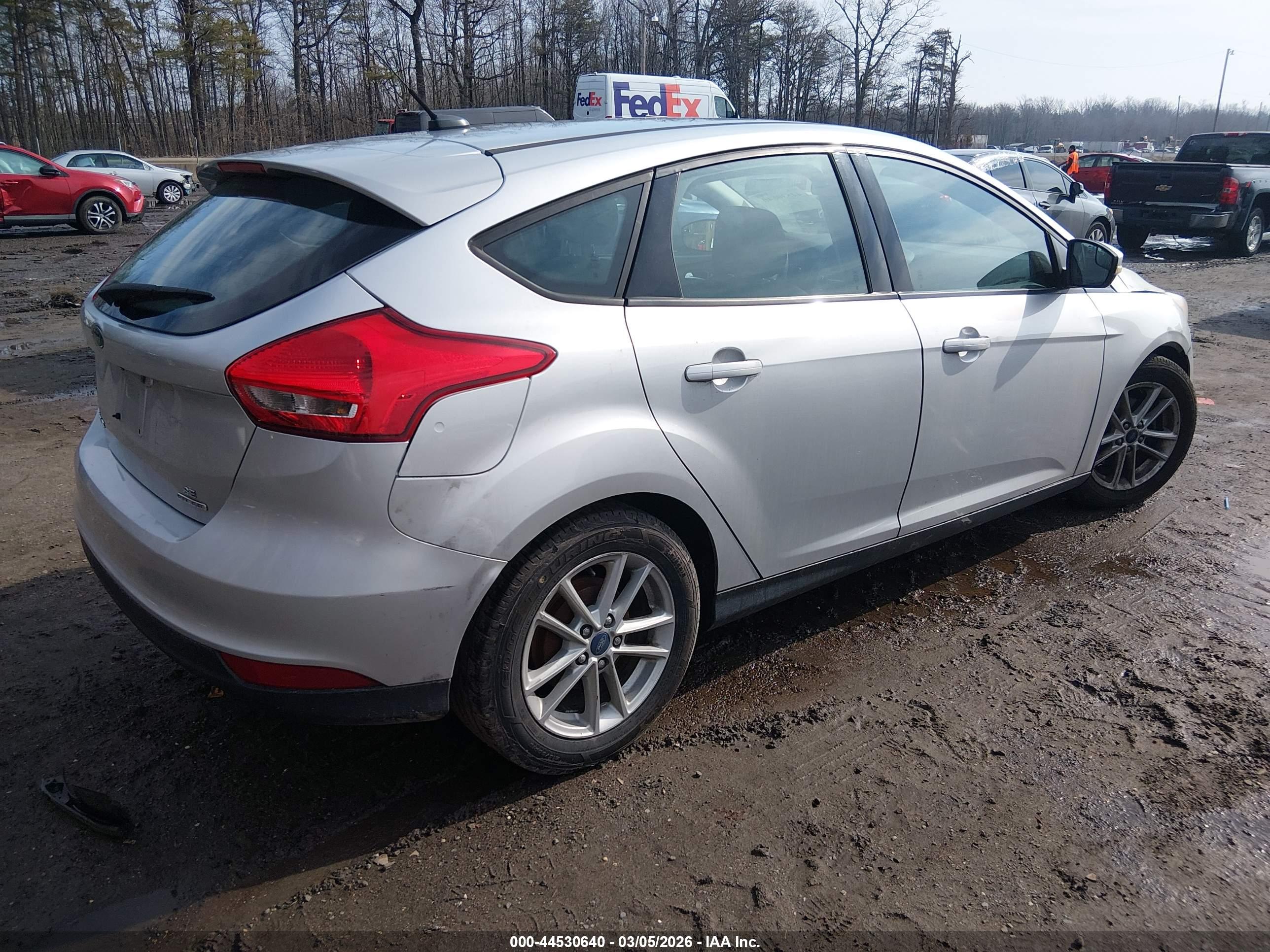 FORD FOCUS image 4
