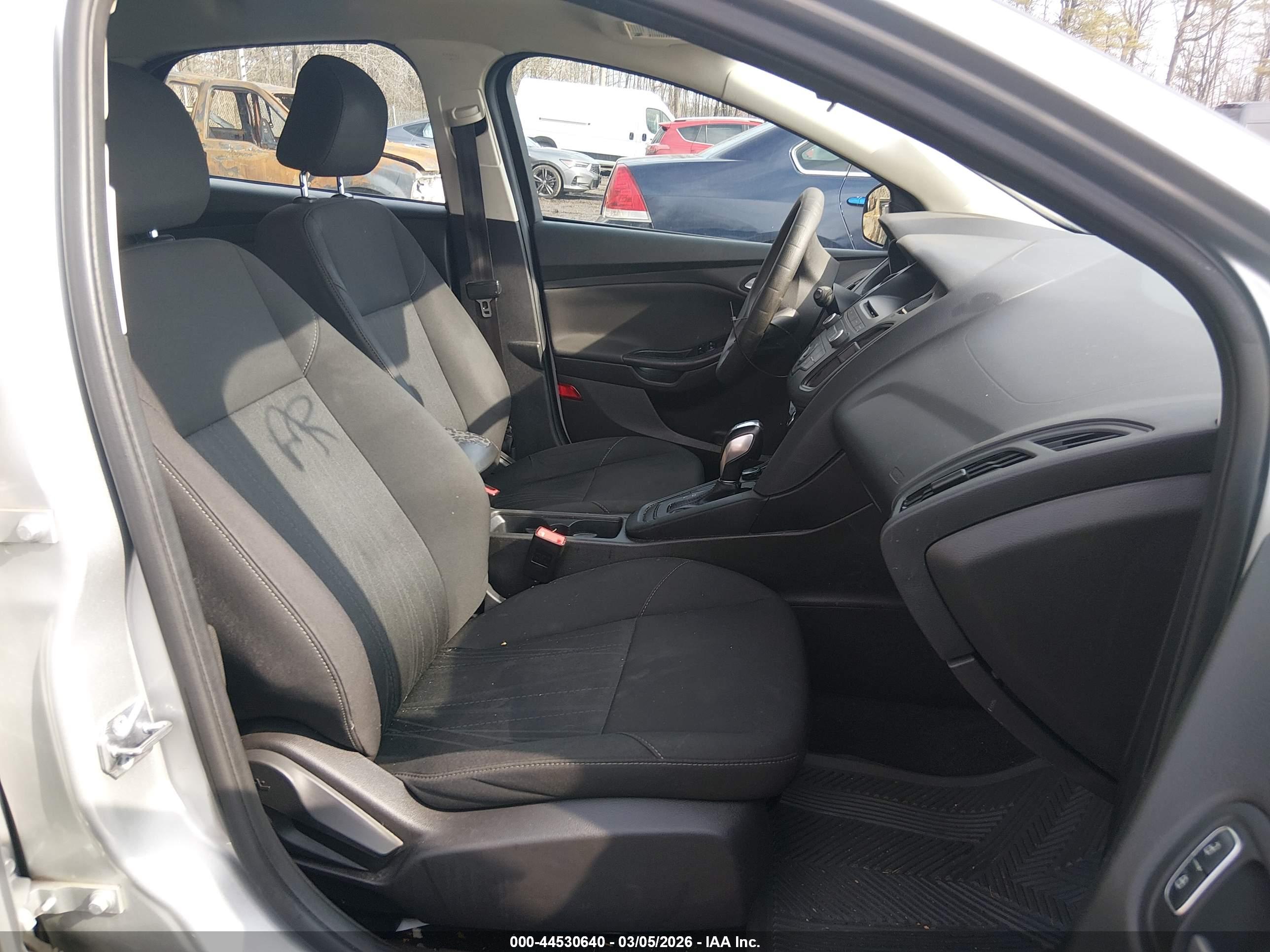 FORD FOCUS image 5