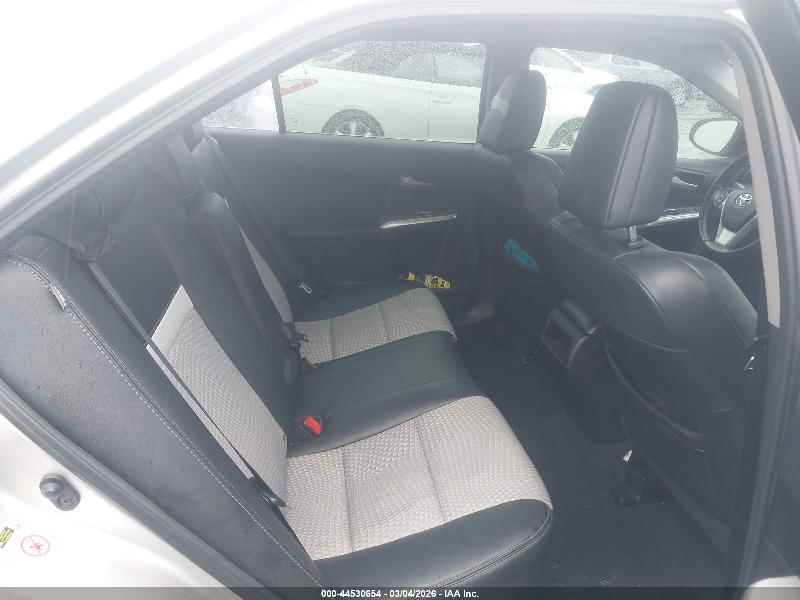 TOYOTA CAMRY image 8