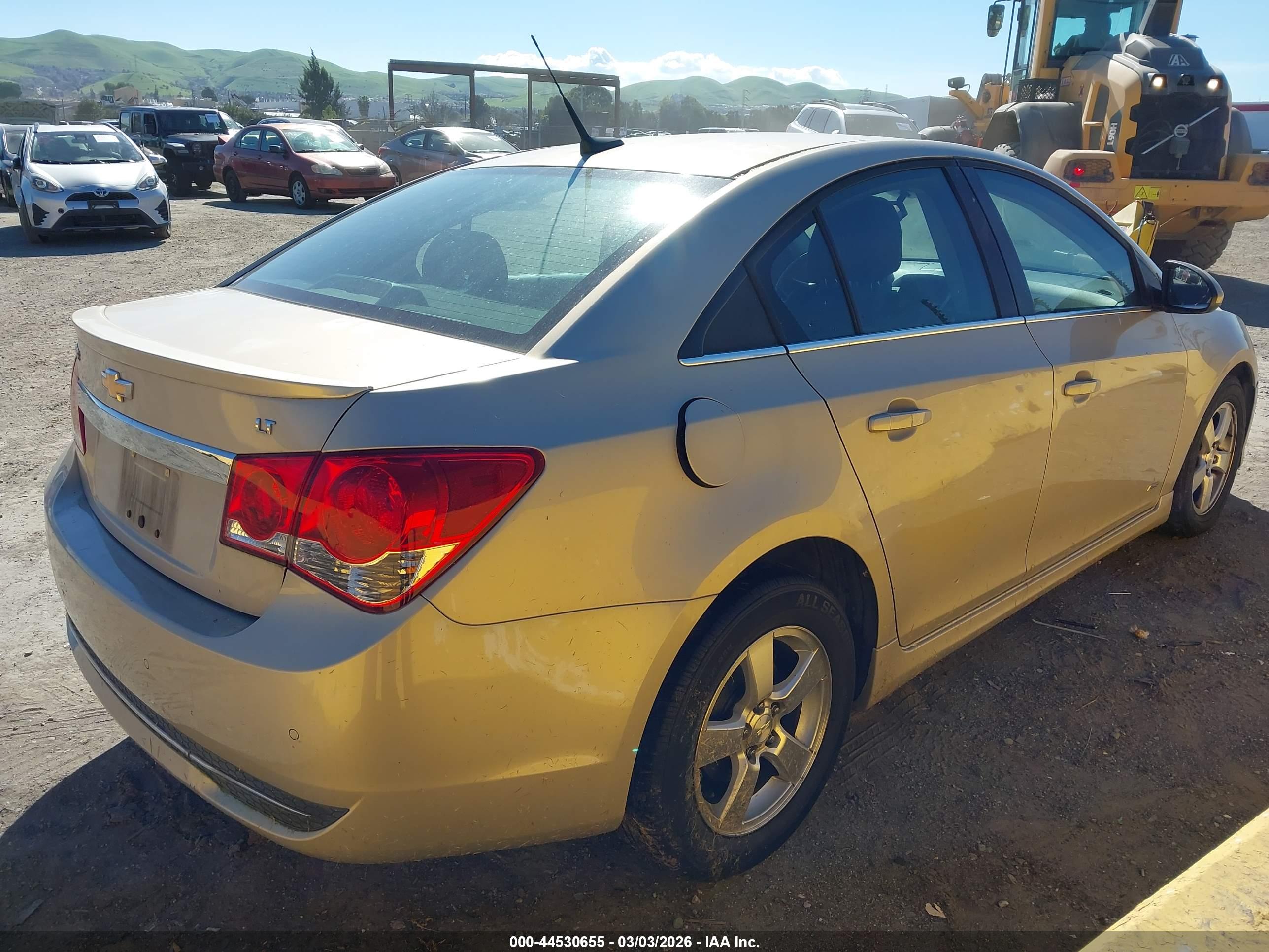 CHEVROLET CRUZE image 4