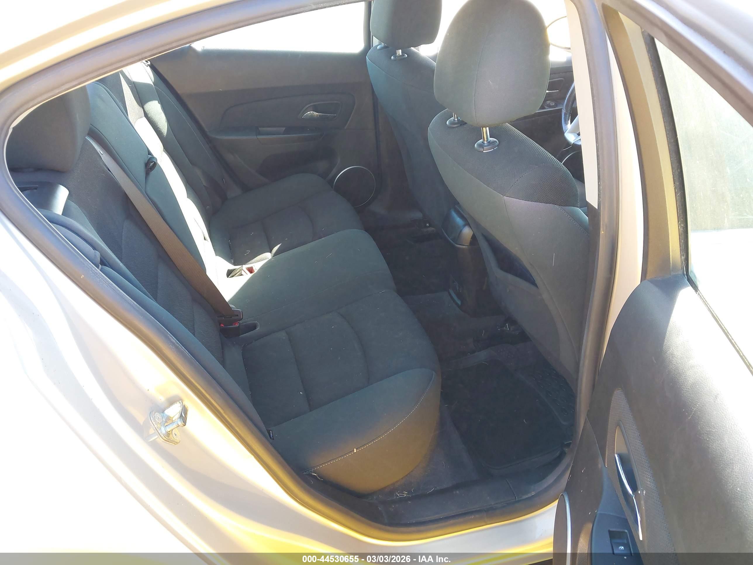 CHEVROLET CRUZE image 8