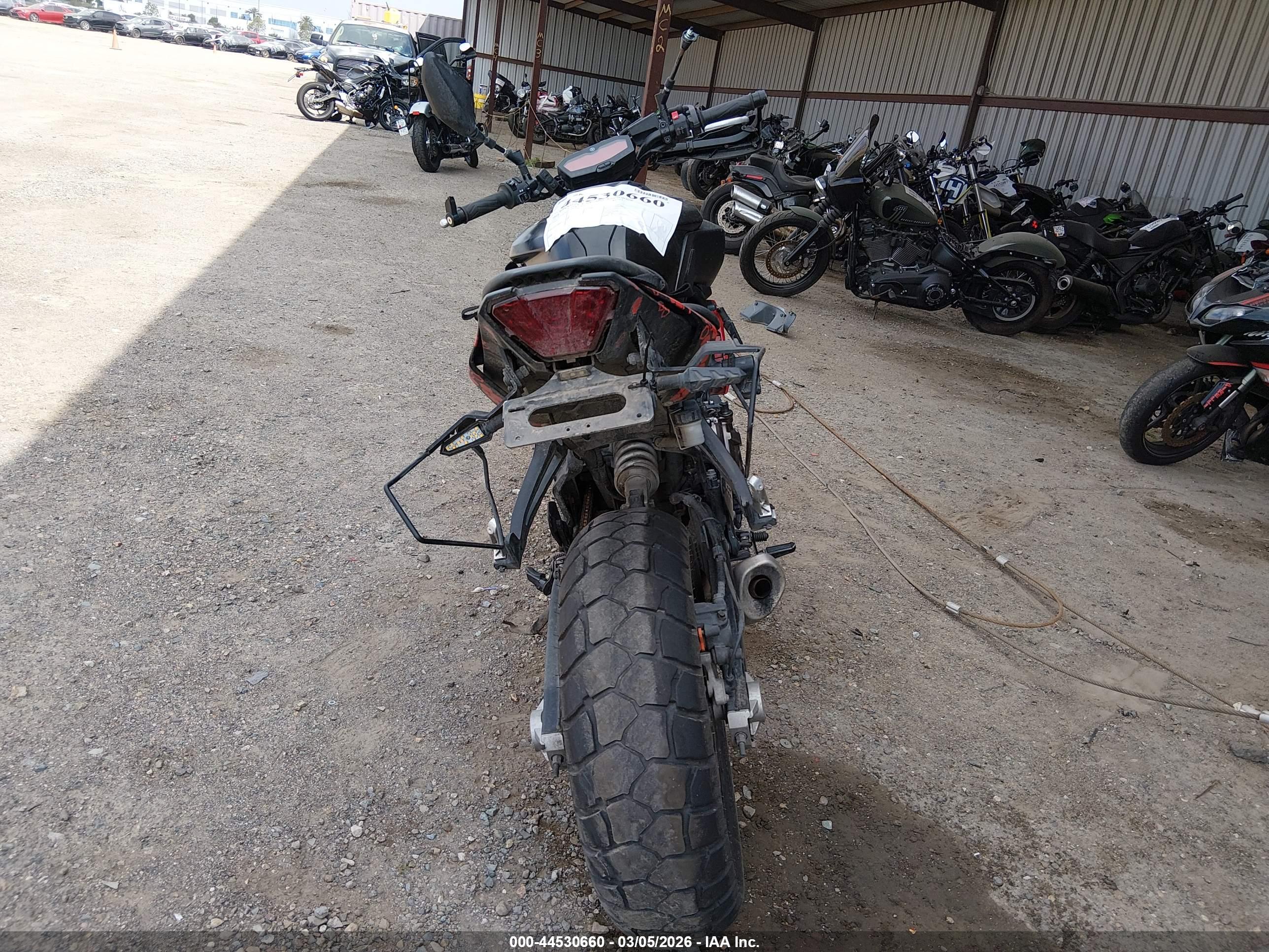 YAMAHA MT07 image 6
