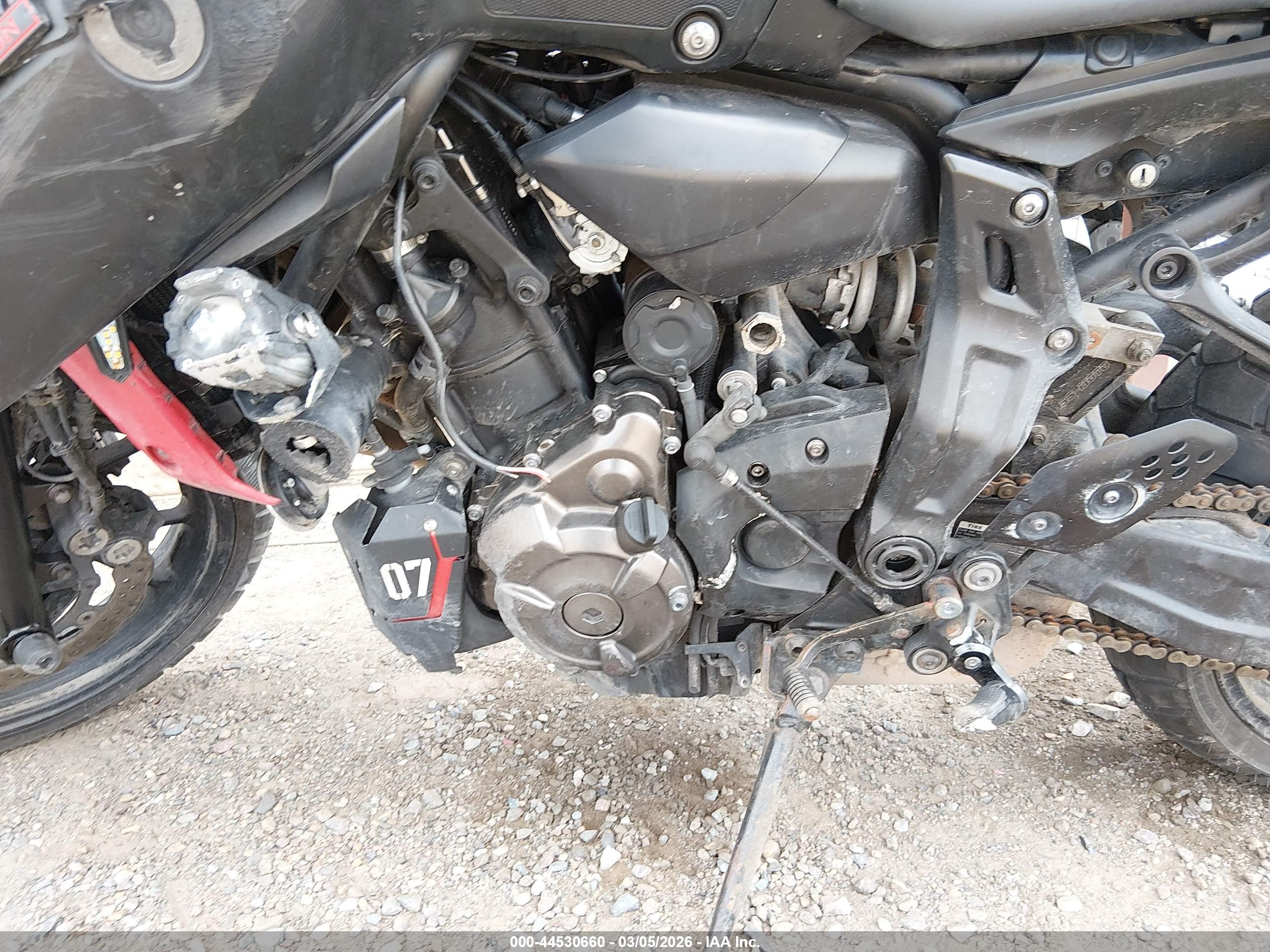 YAMAHA MT07 image 9