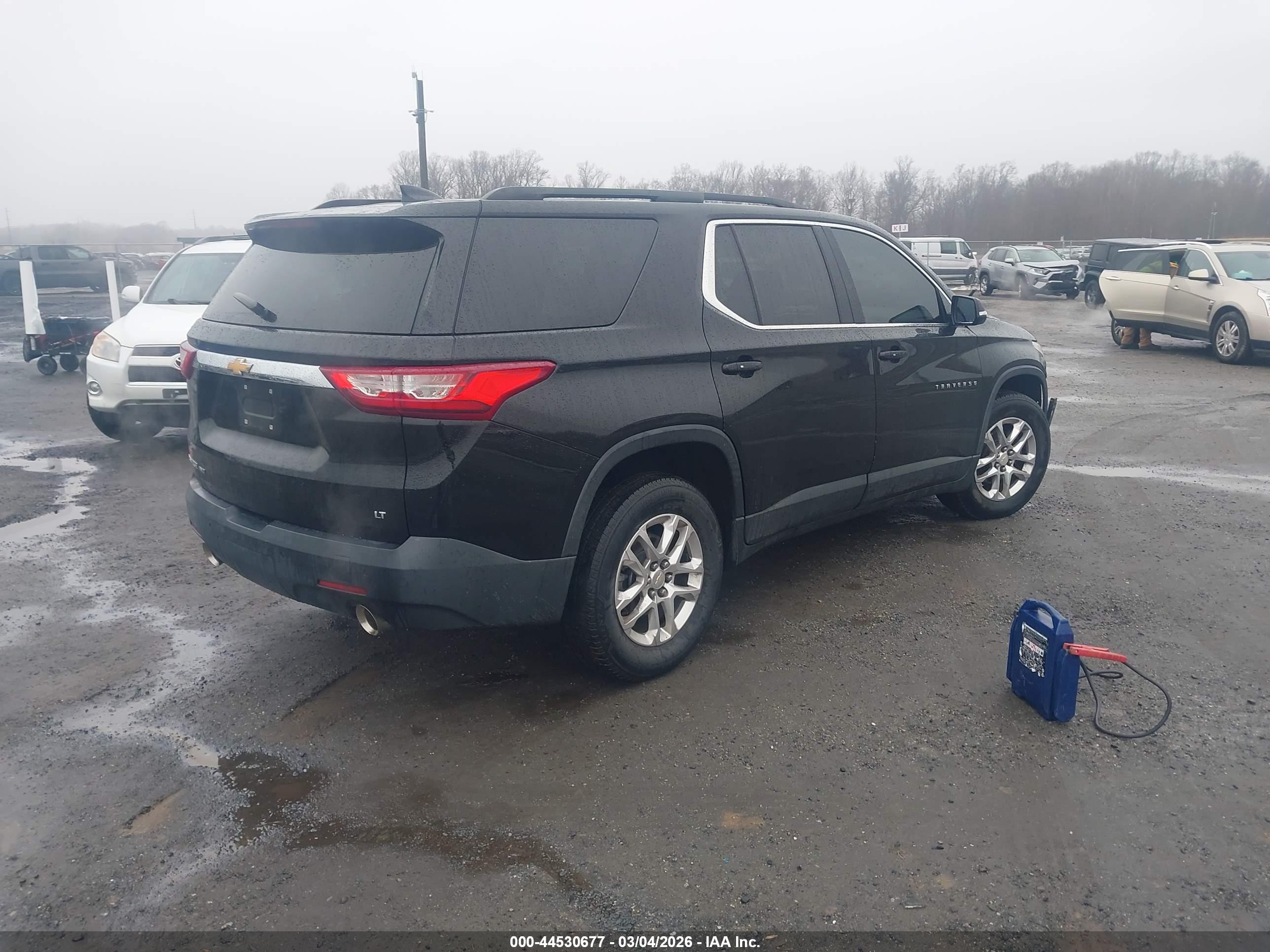 CHEVROLET TRAVERSE image 4