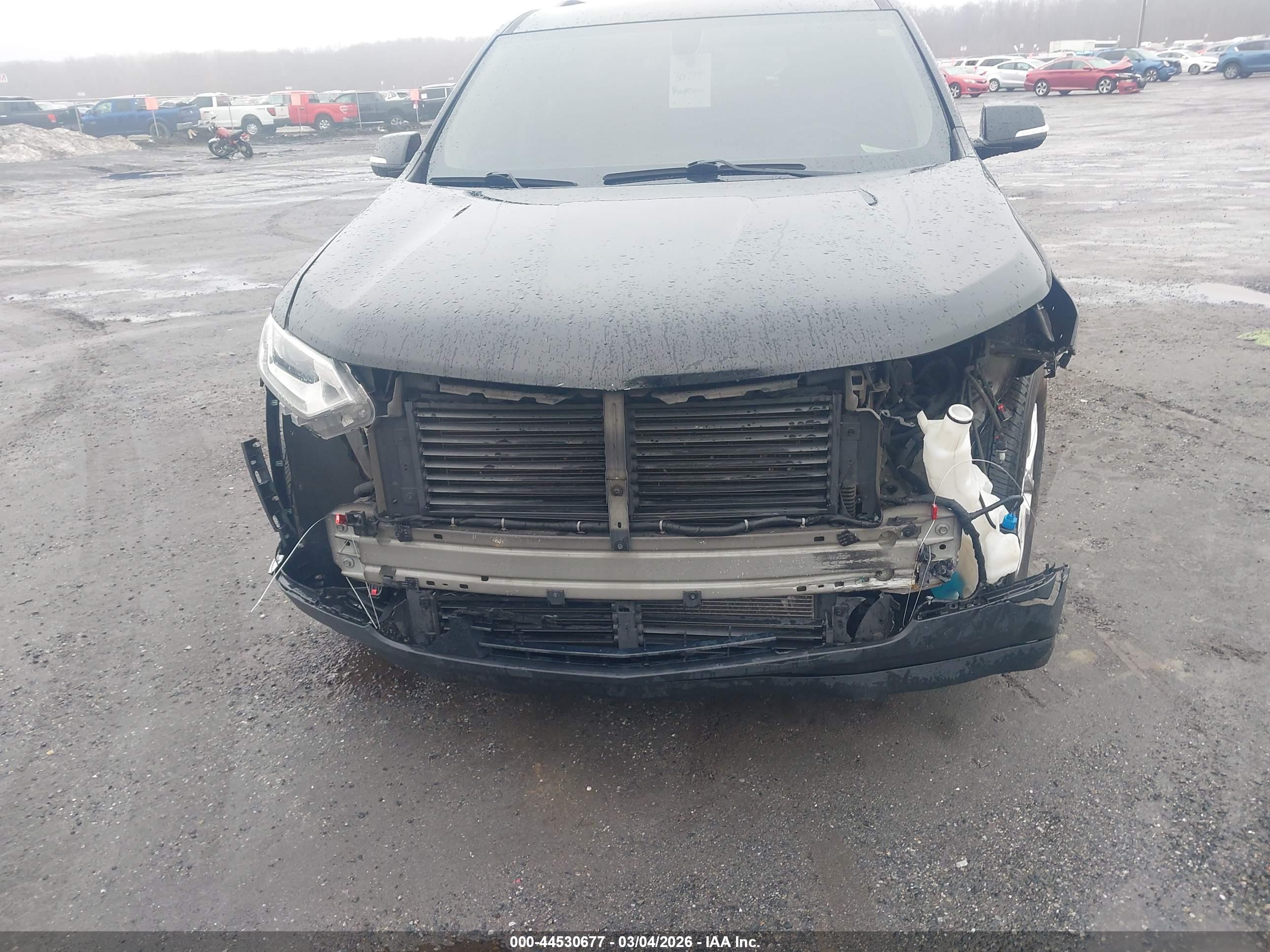 CHEVROLET TRAVERSE image 6