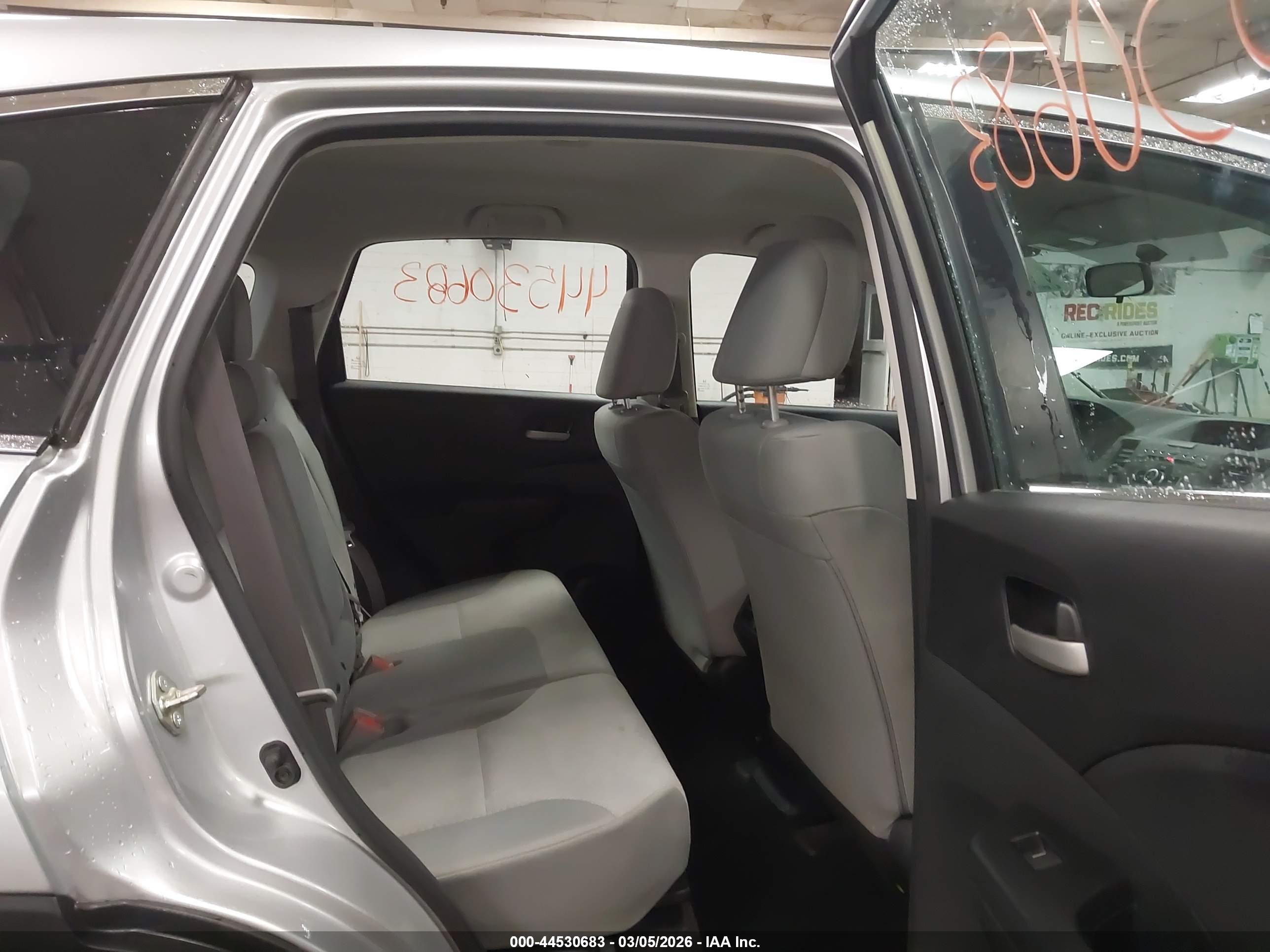 HONDA CR-V image 8