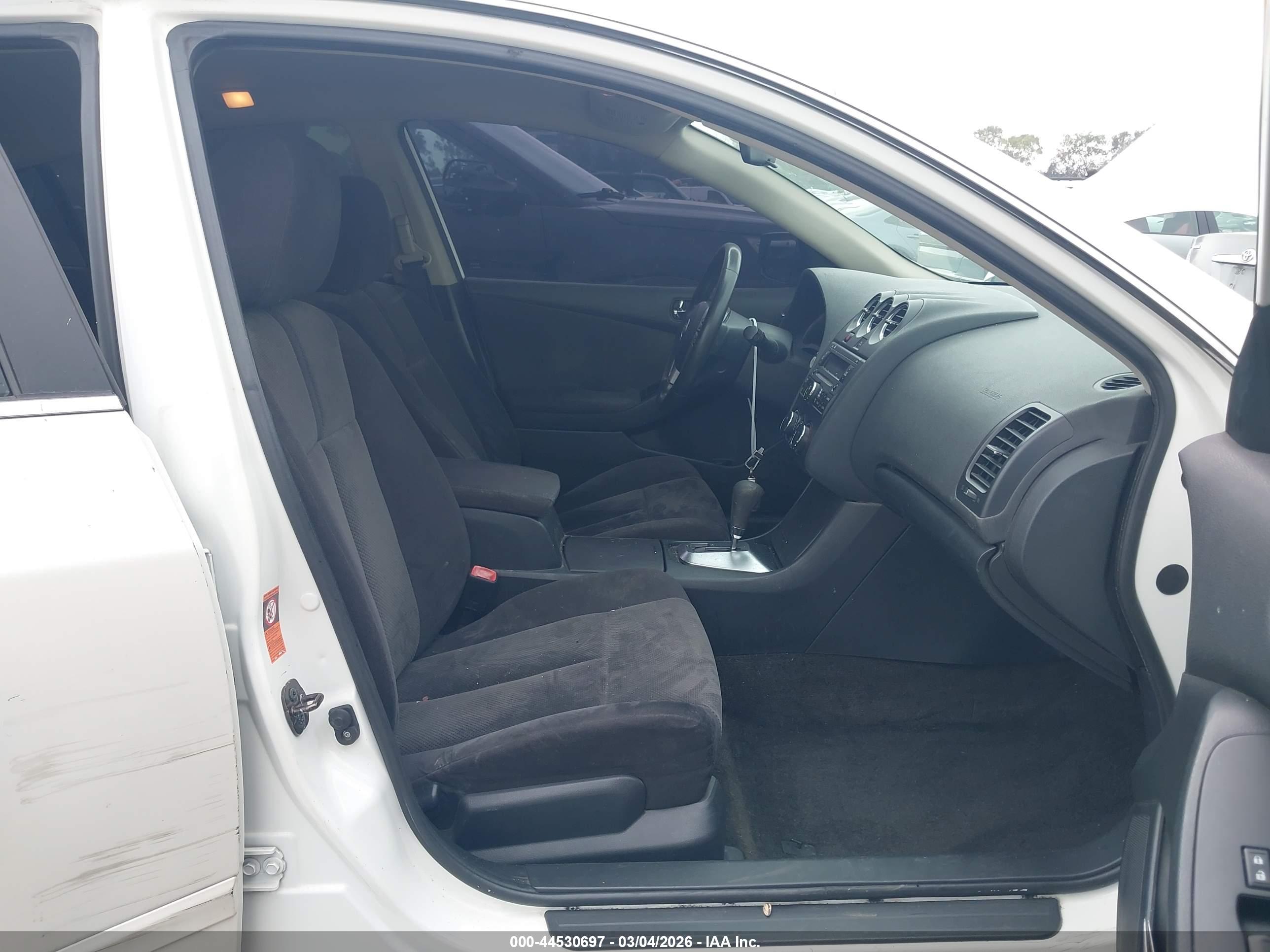 NISSAN ALTIMA image 5