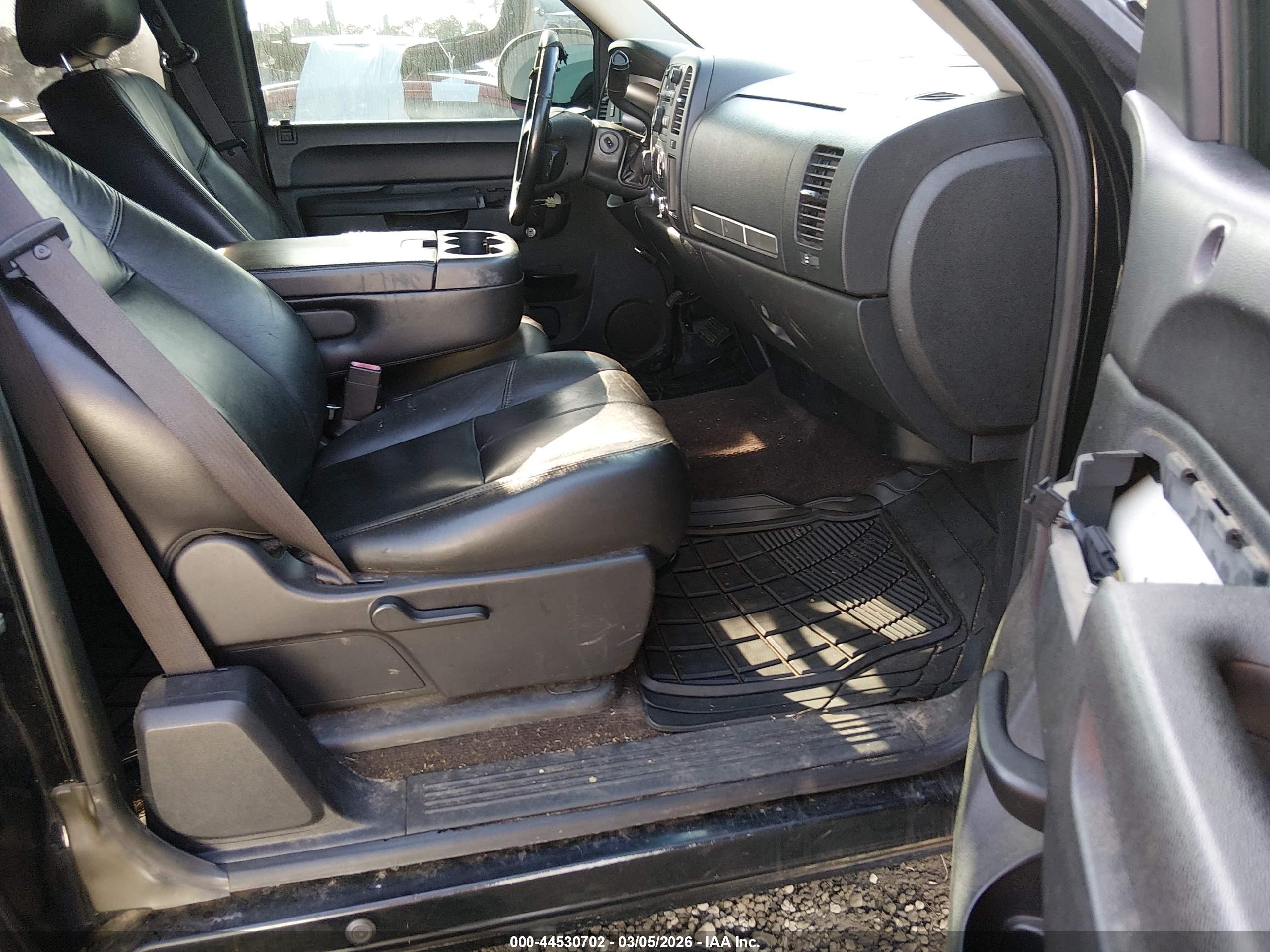CHEVROLET SILVERADO image 5