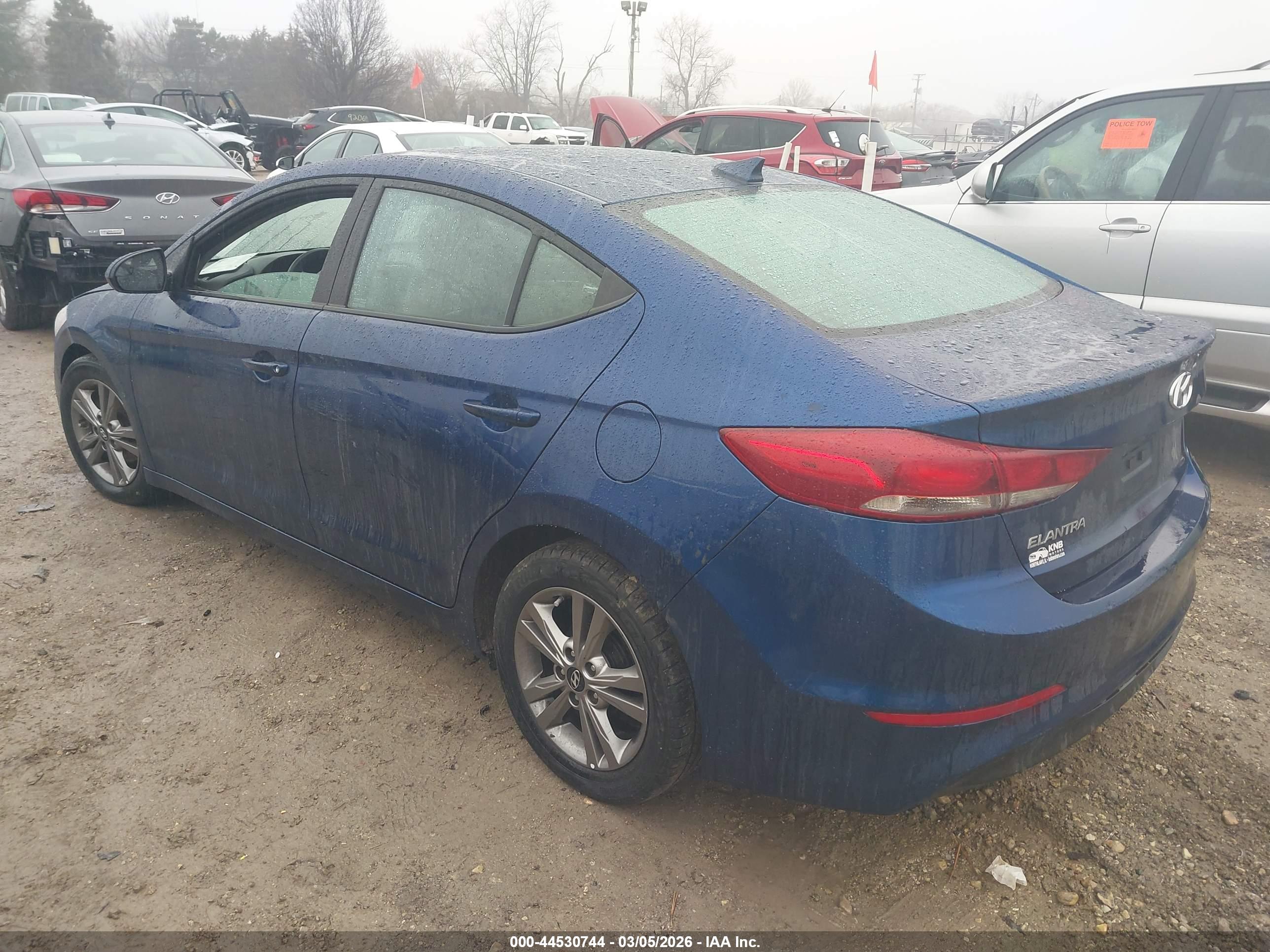 HYUNDAI ELANTRA image 3