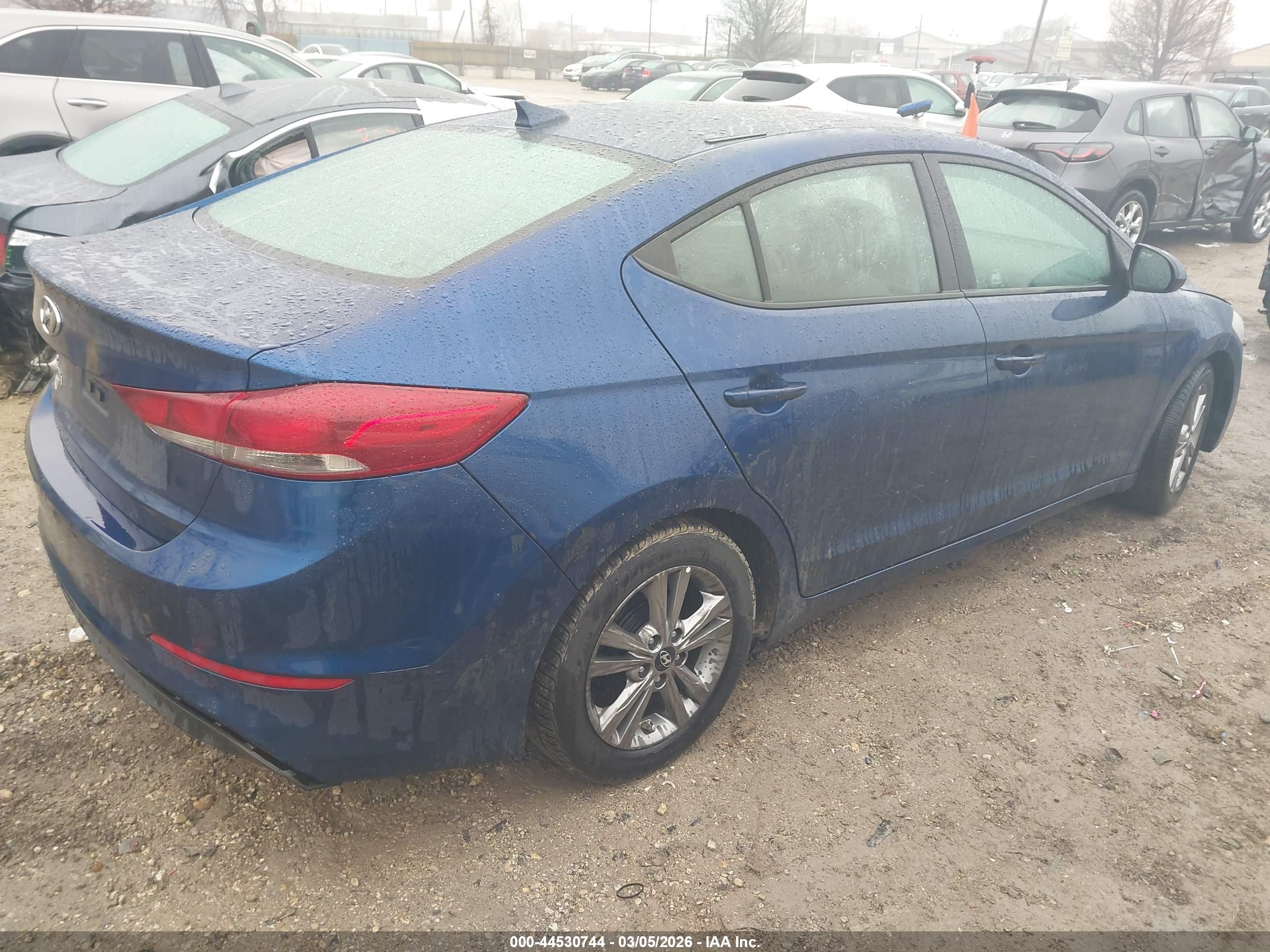 HYUNDAI ELANTRA image 4