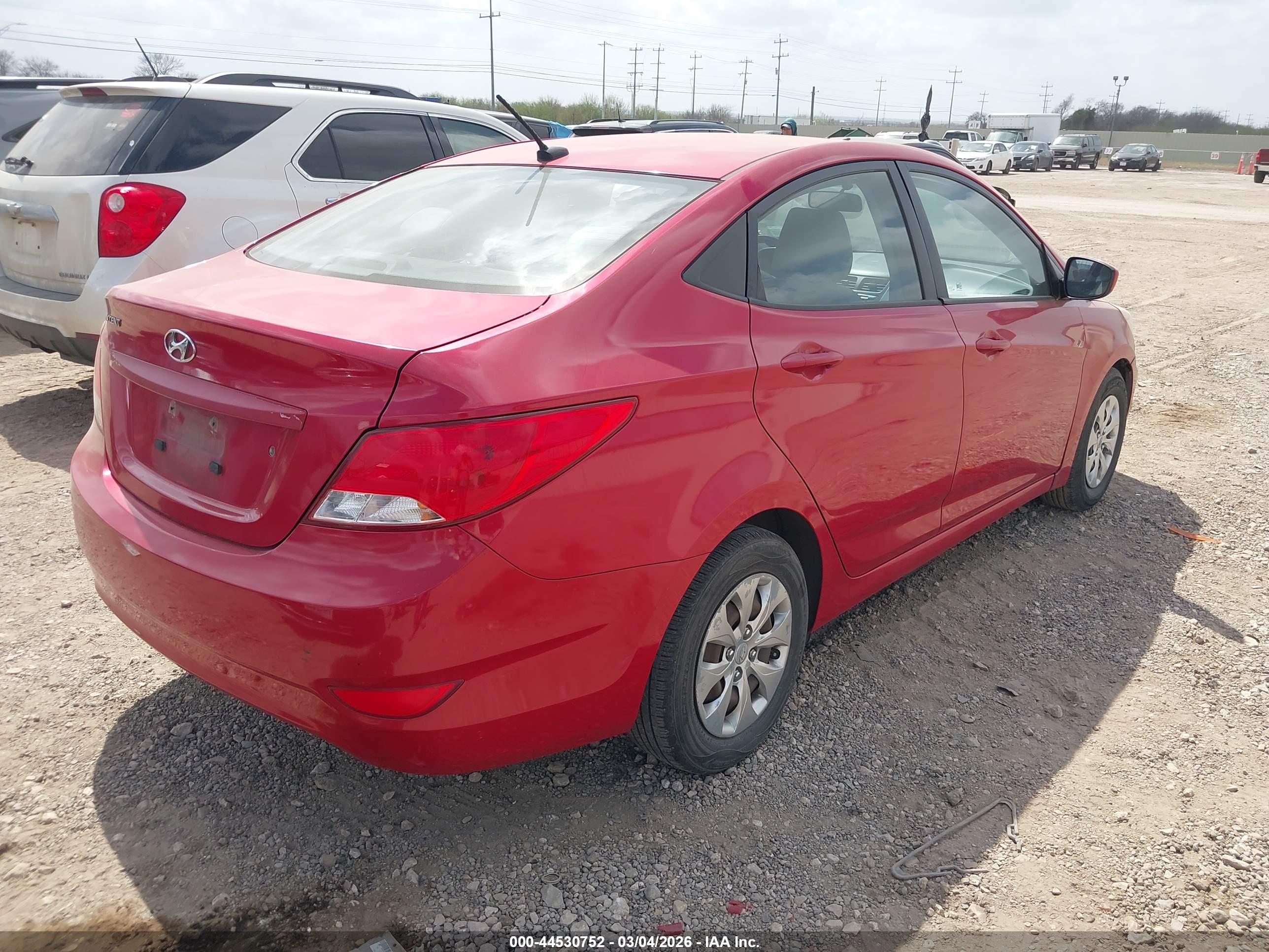 HYUNDAI ACCENT image 4