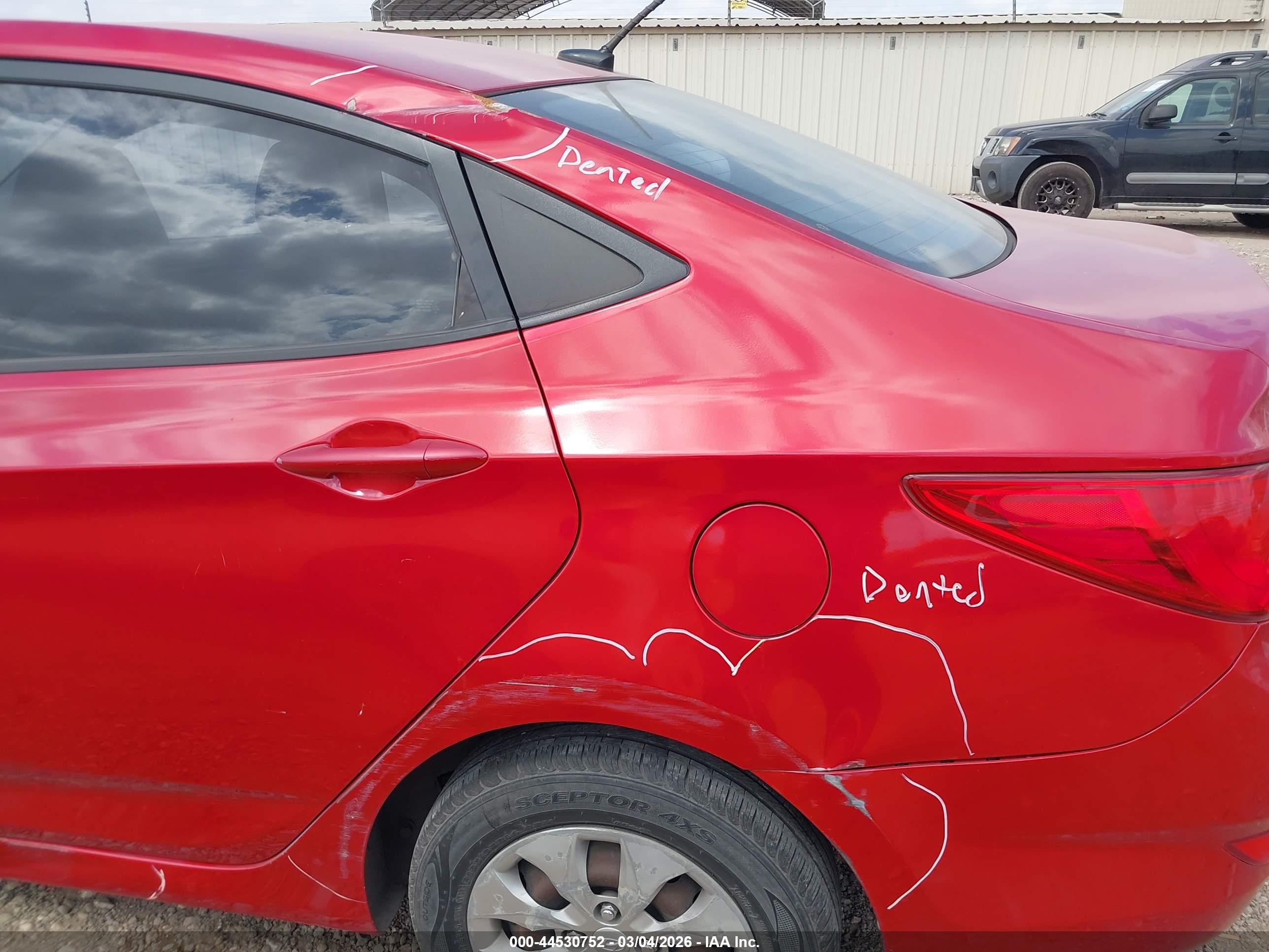 HYUNDAI ACCENT image 6