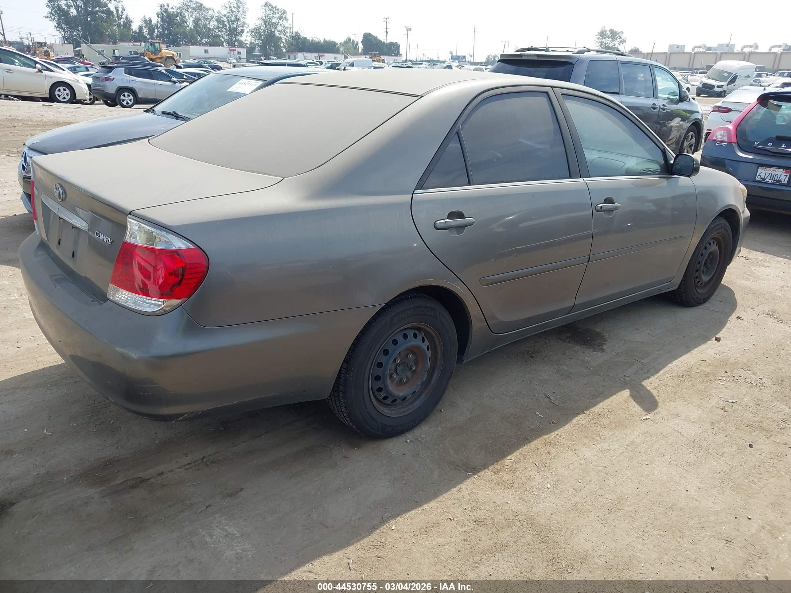 TOYOTA CAMRY image 4