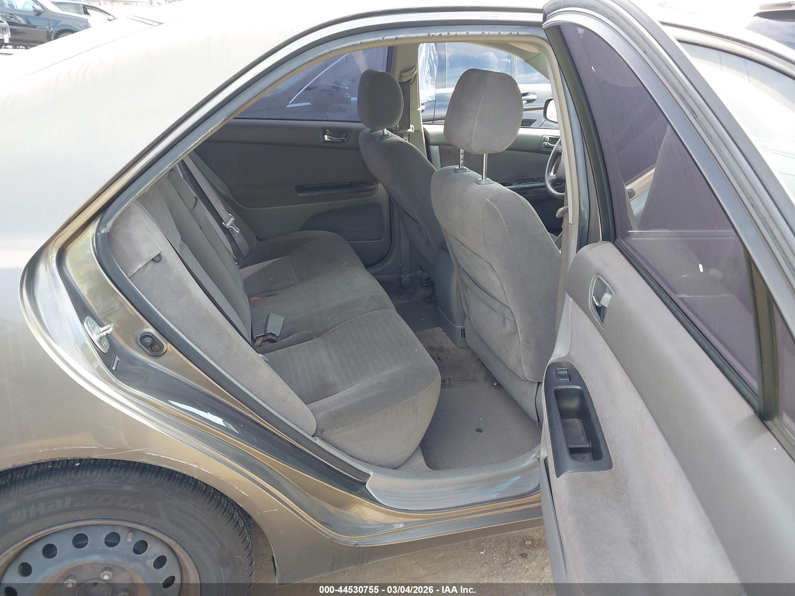 TOYOTA CAMRY image 8
