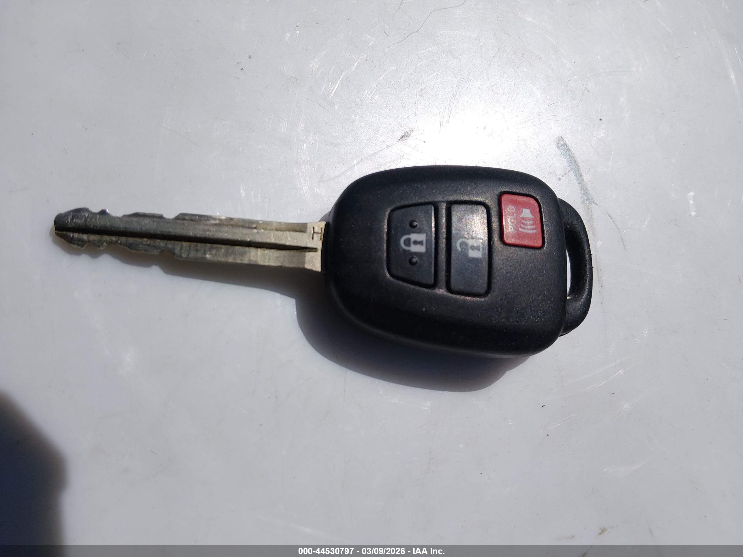 TOYOTA RAV4 image 11