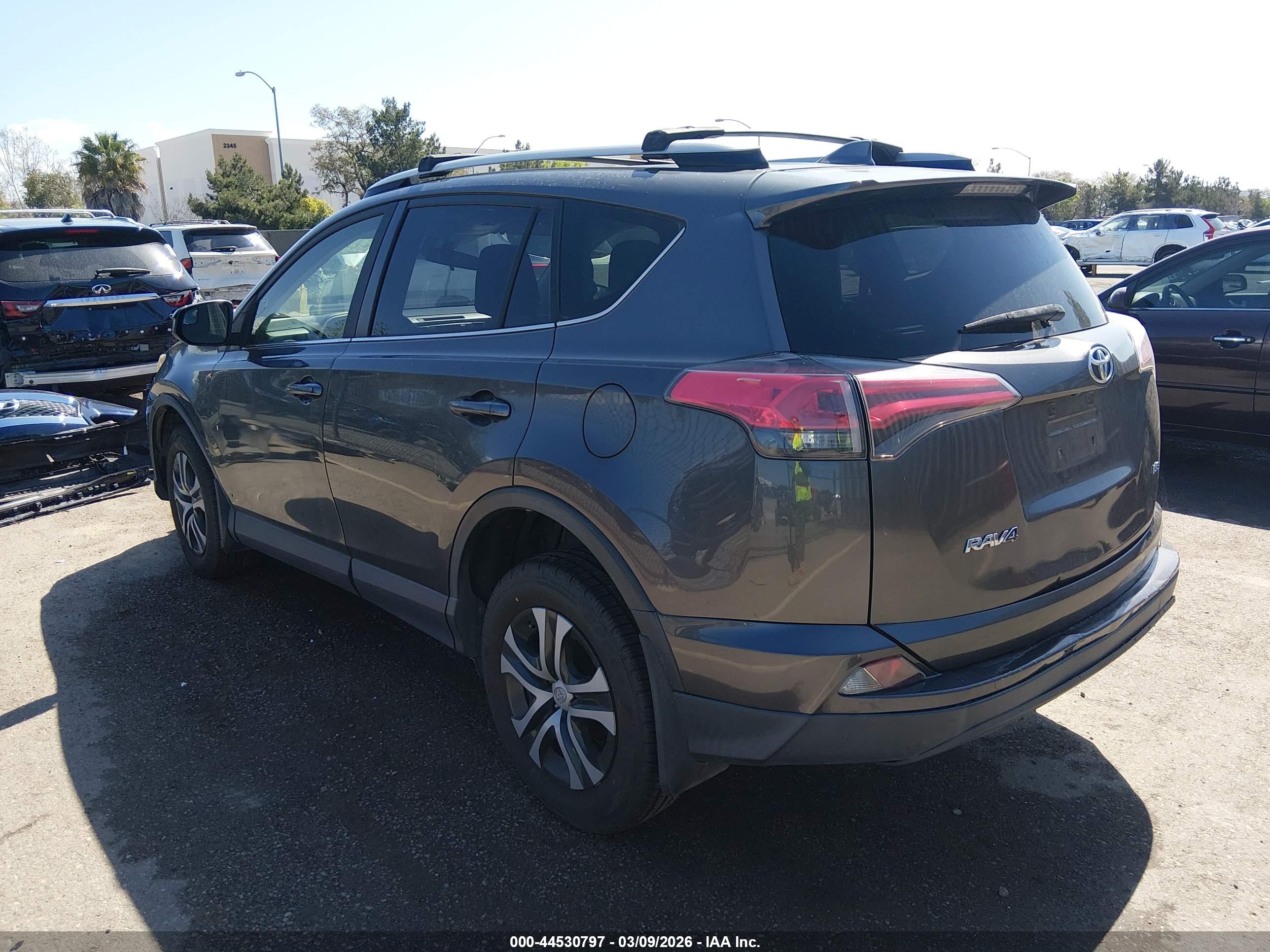 TOYOTA RAV4 image 3