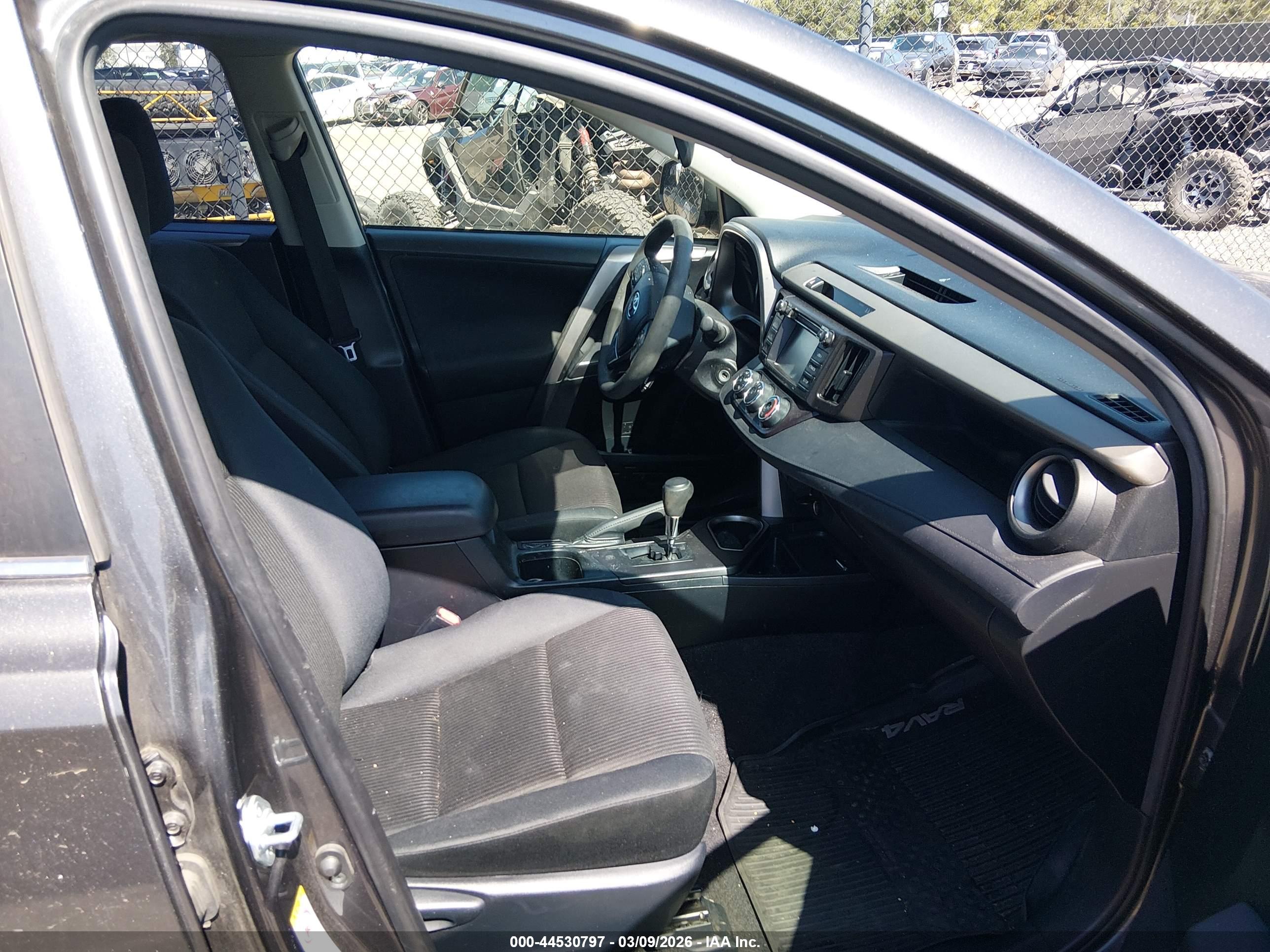 TOYOTA RAV4 image 5