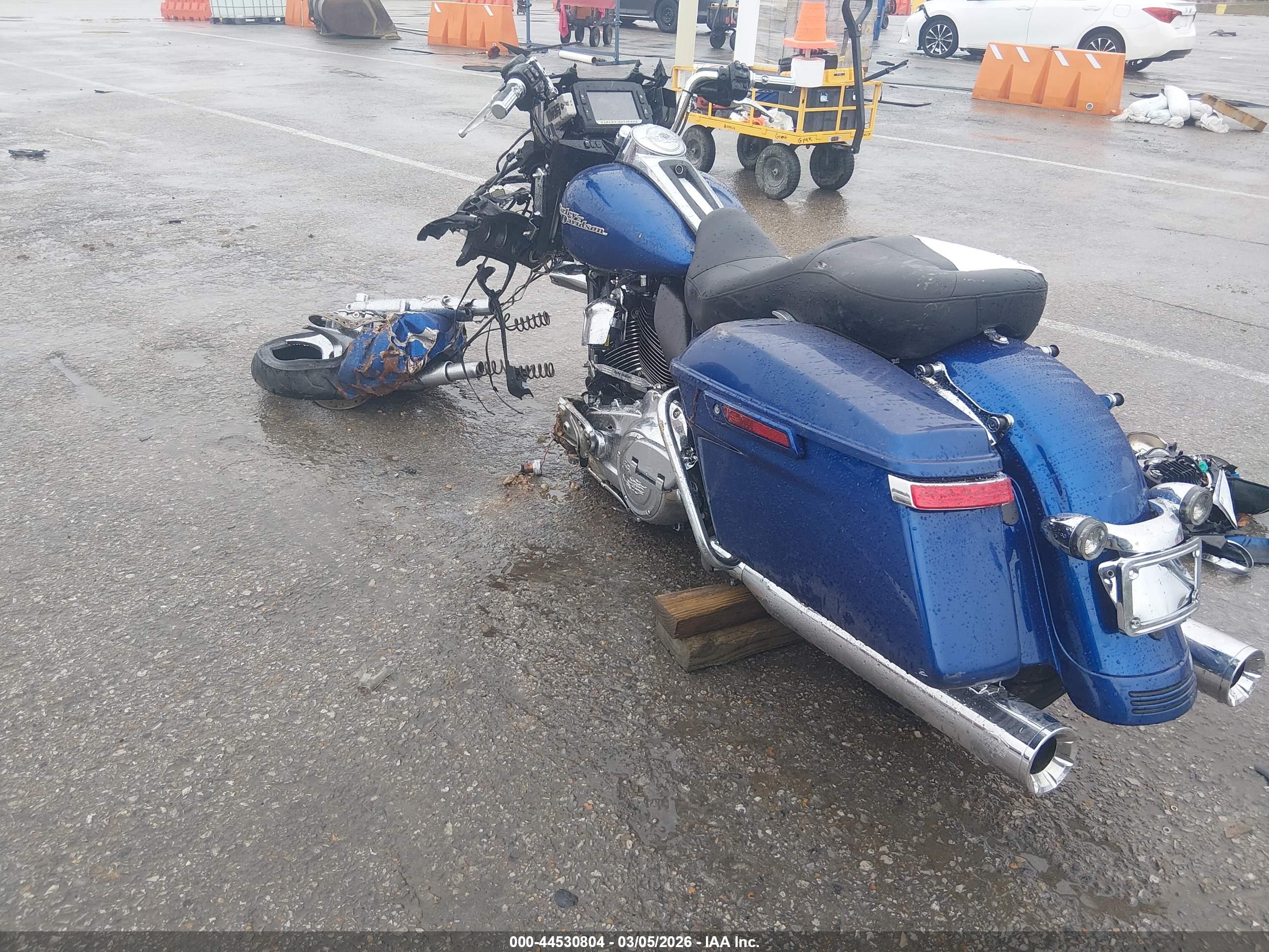 HARLEY-DAVIDSON FLHXS image 3