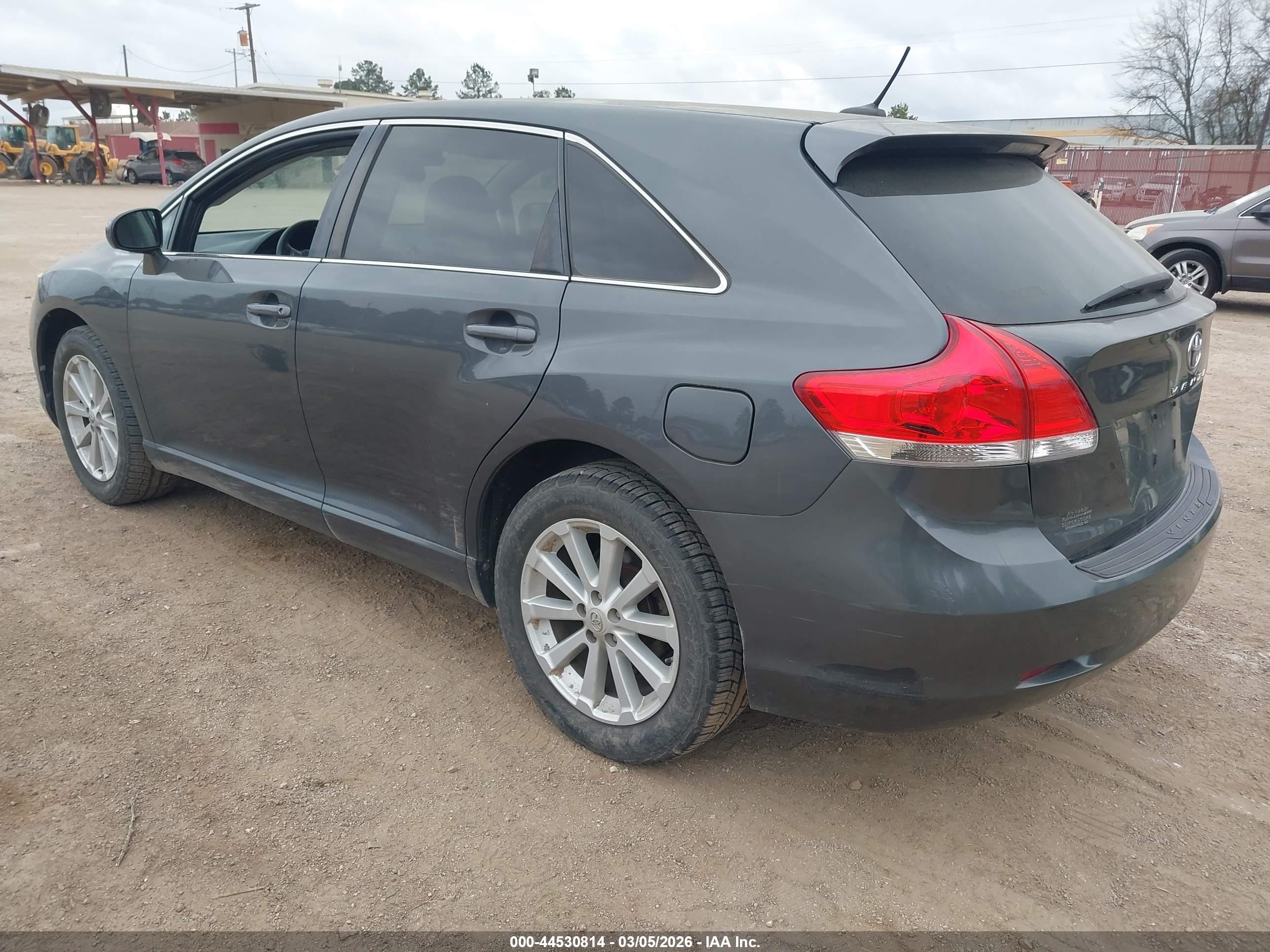 TOYOTA VENZA image 3
