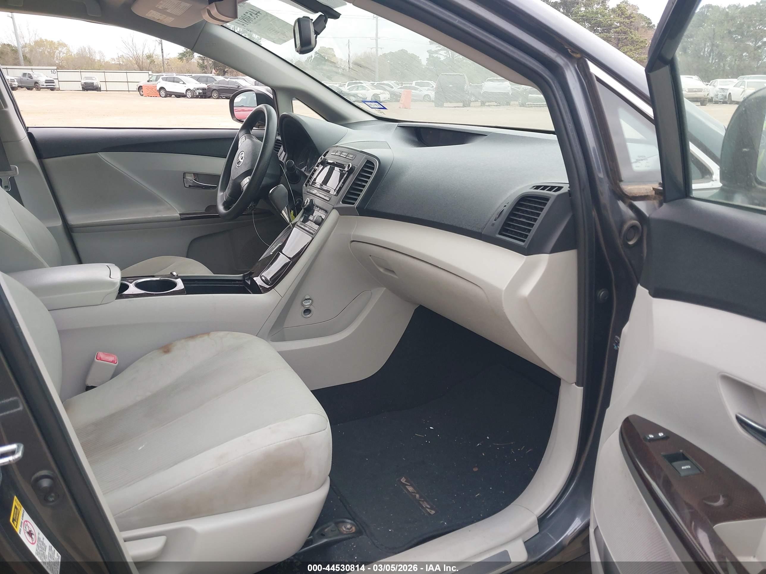 TOYOTA VENZA image 5