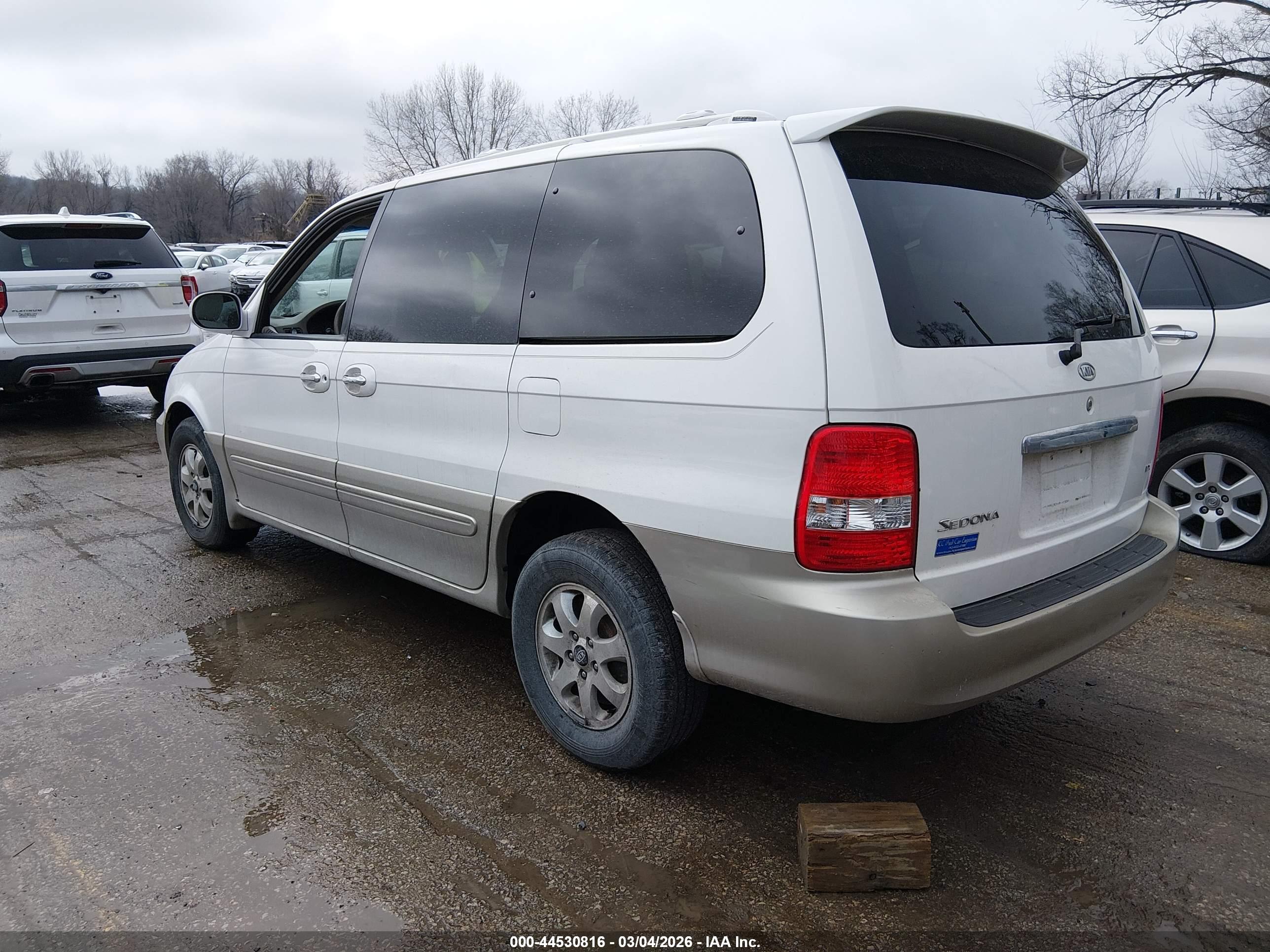 KIA SEDONA image 3