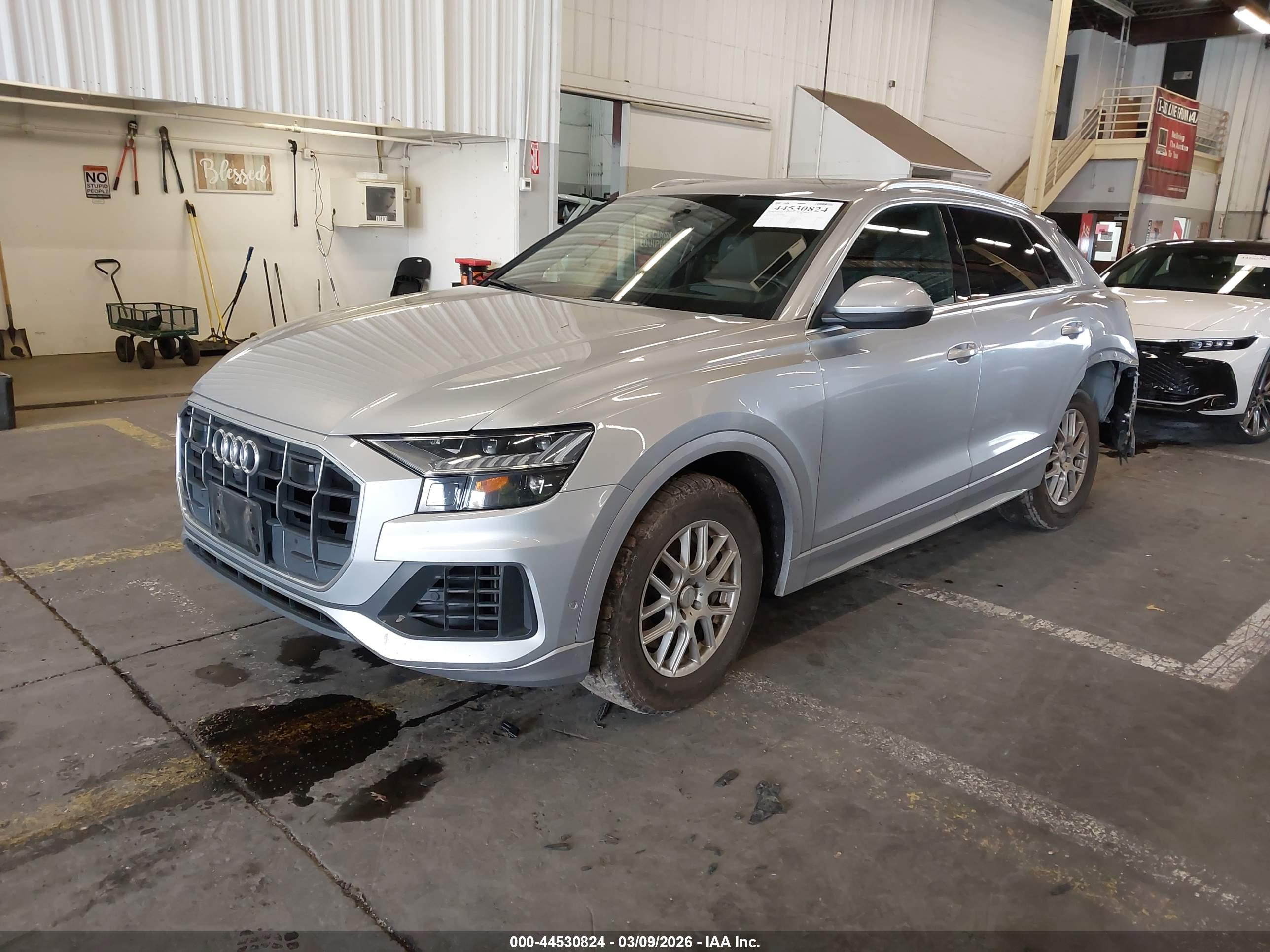 AUDI Q8 image 2
