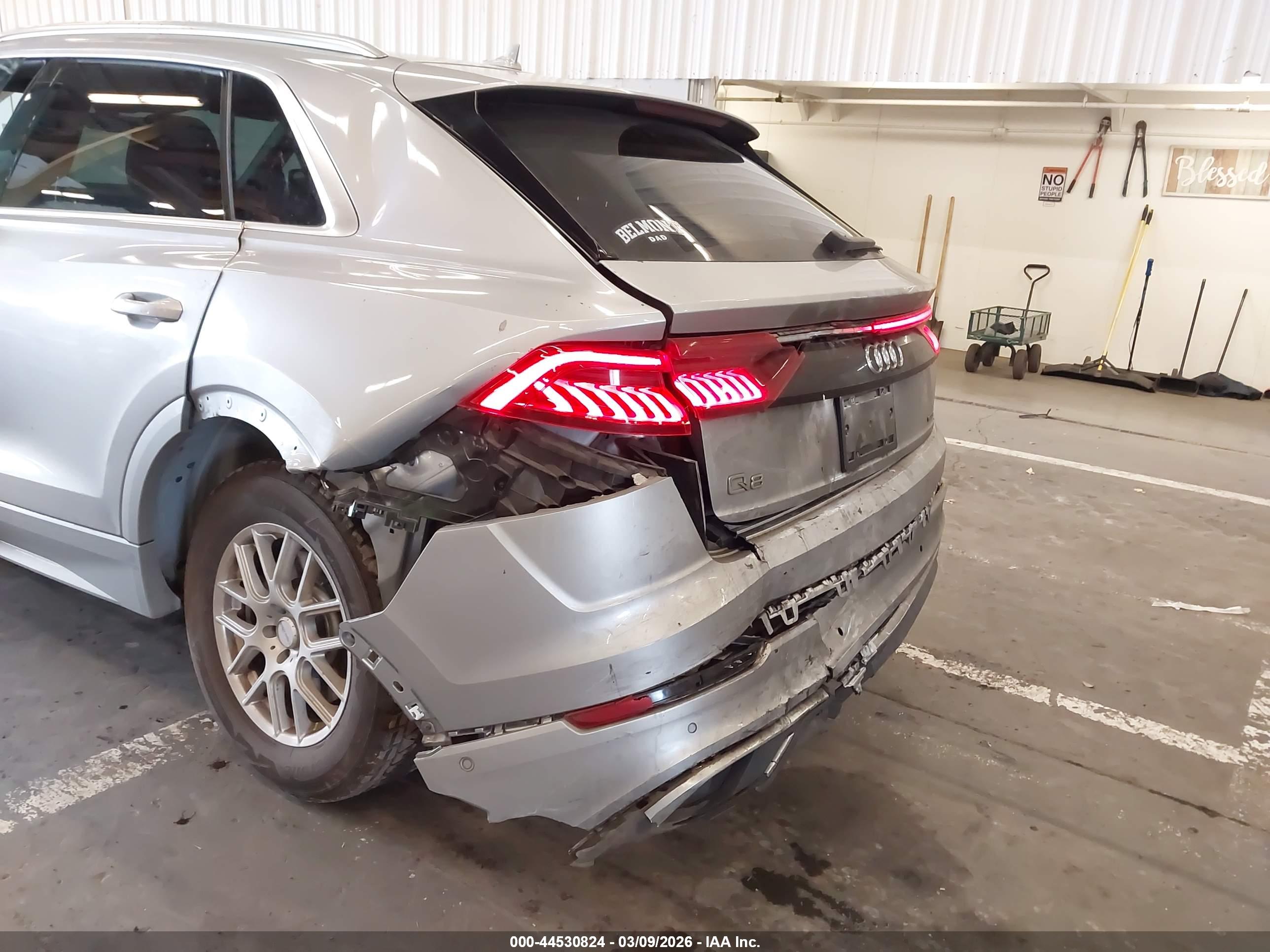 AUDI Q8 image 6