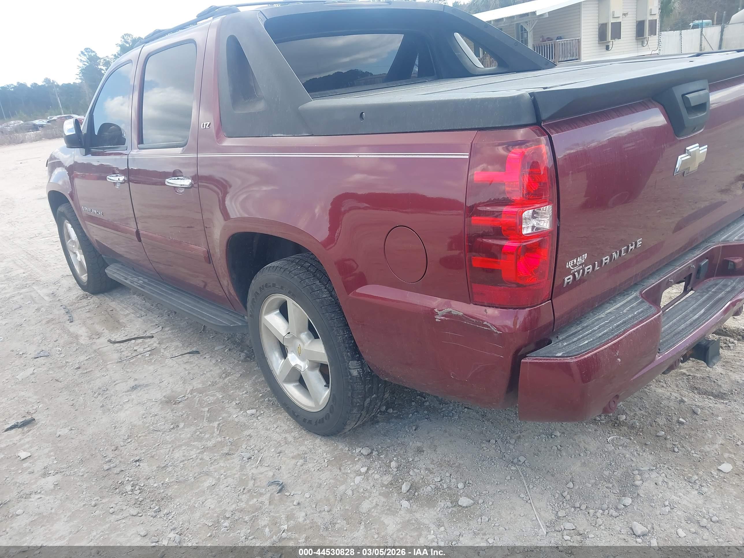 CHEVROLET AVALANCHE image 3