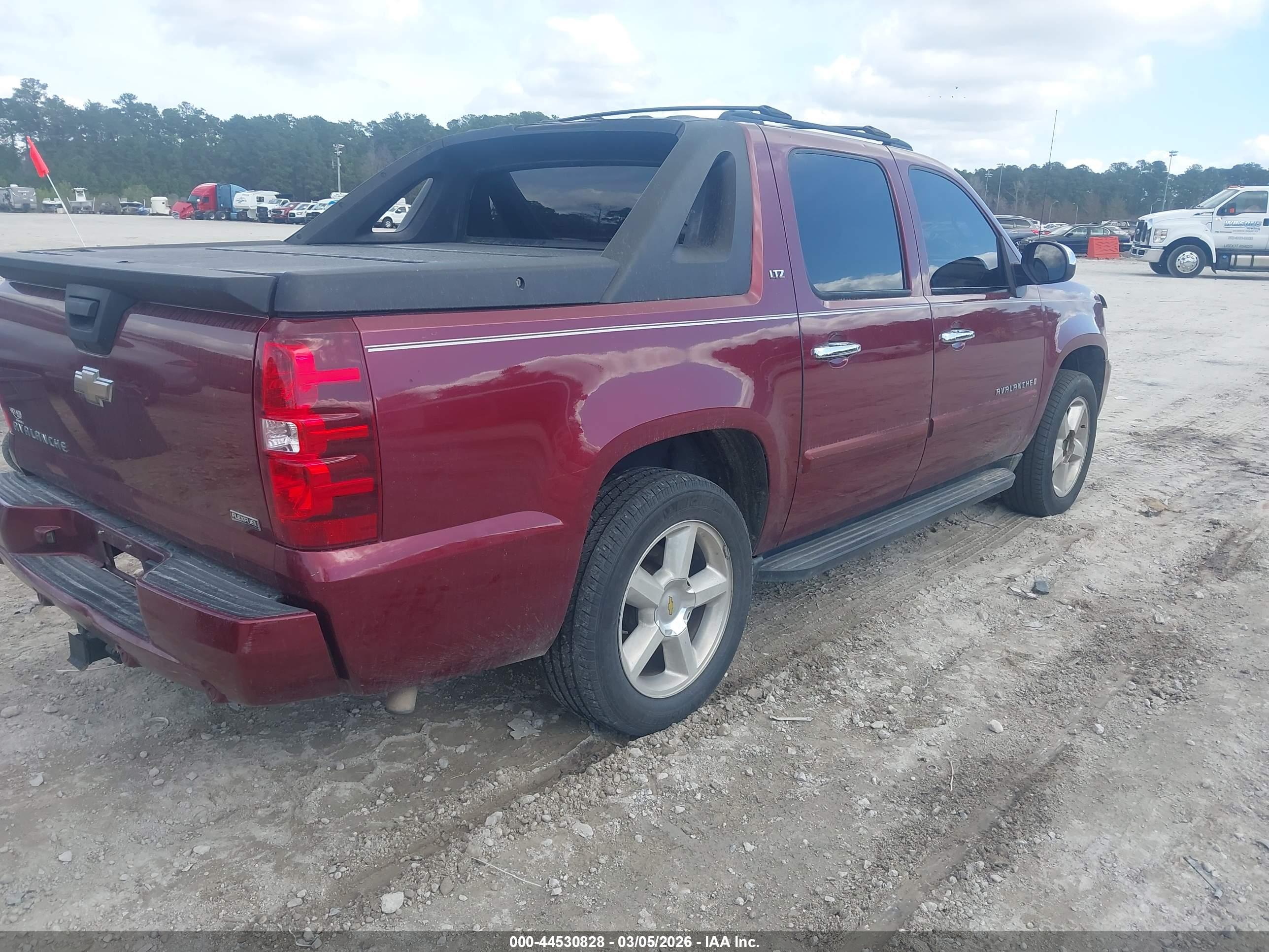 CHEVROLET AVALANCHE image 4