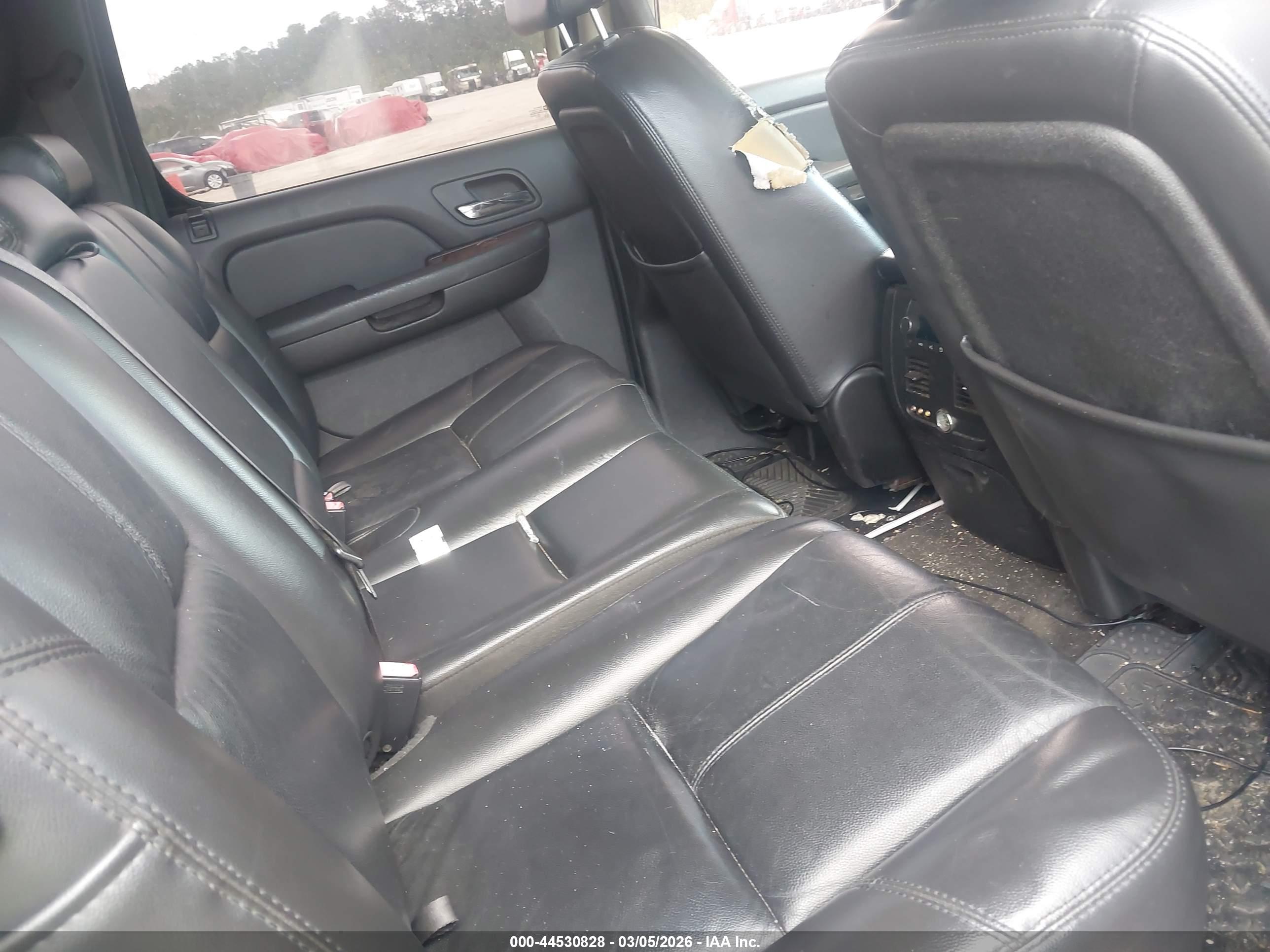 CHEVROLET AVALANCHE image 8