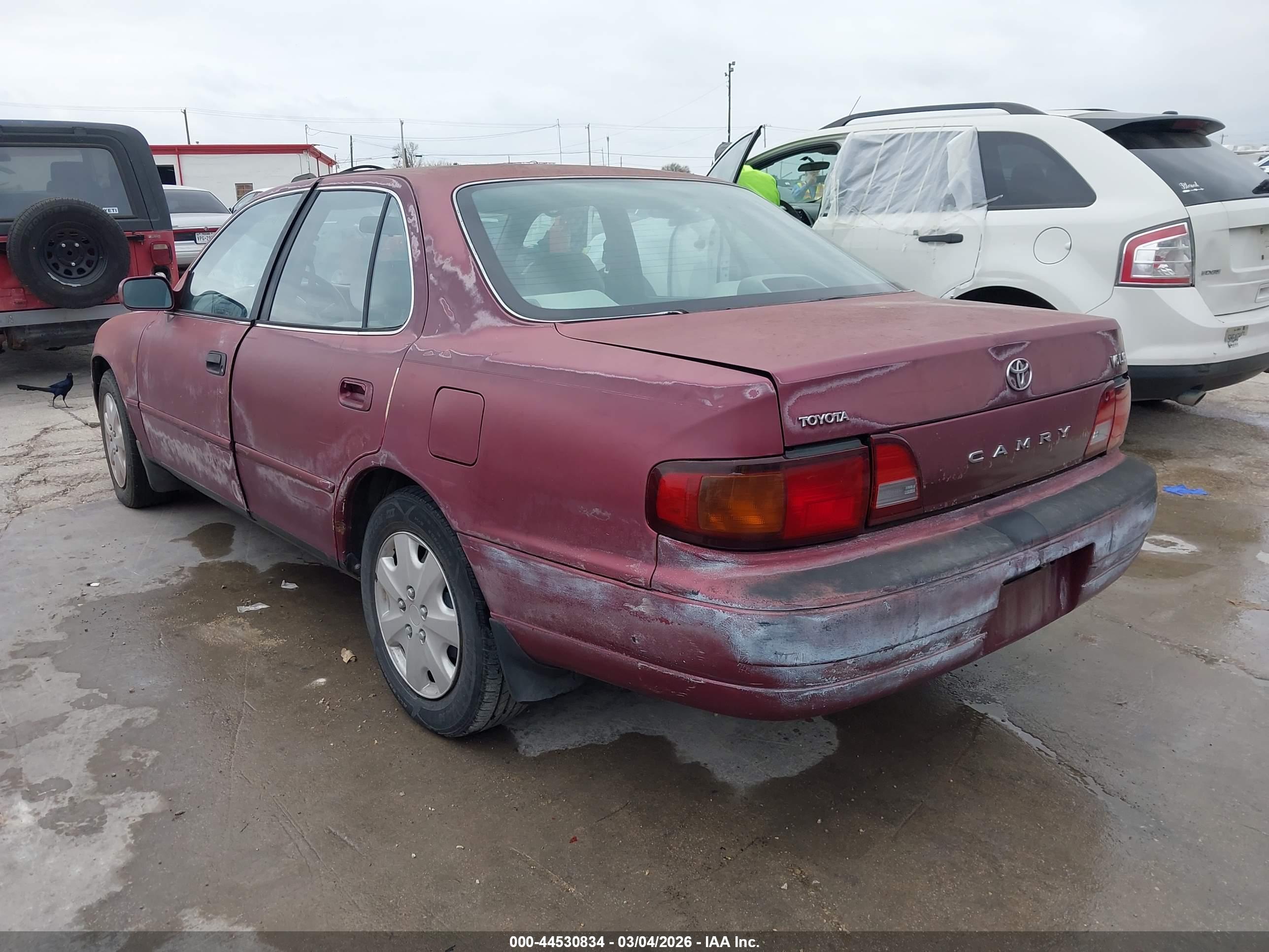 TOYOTA CAMRY image 3