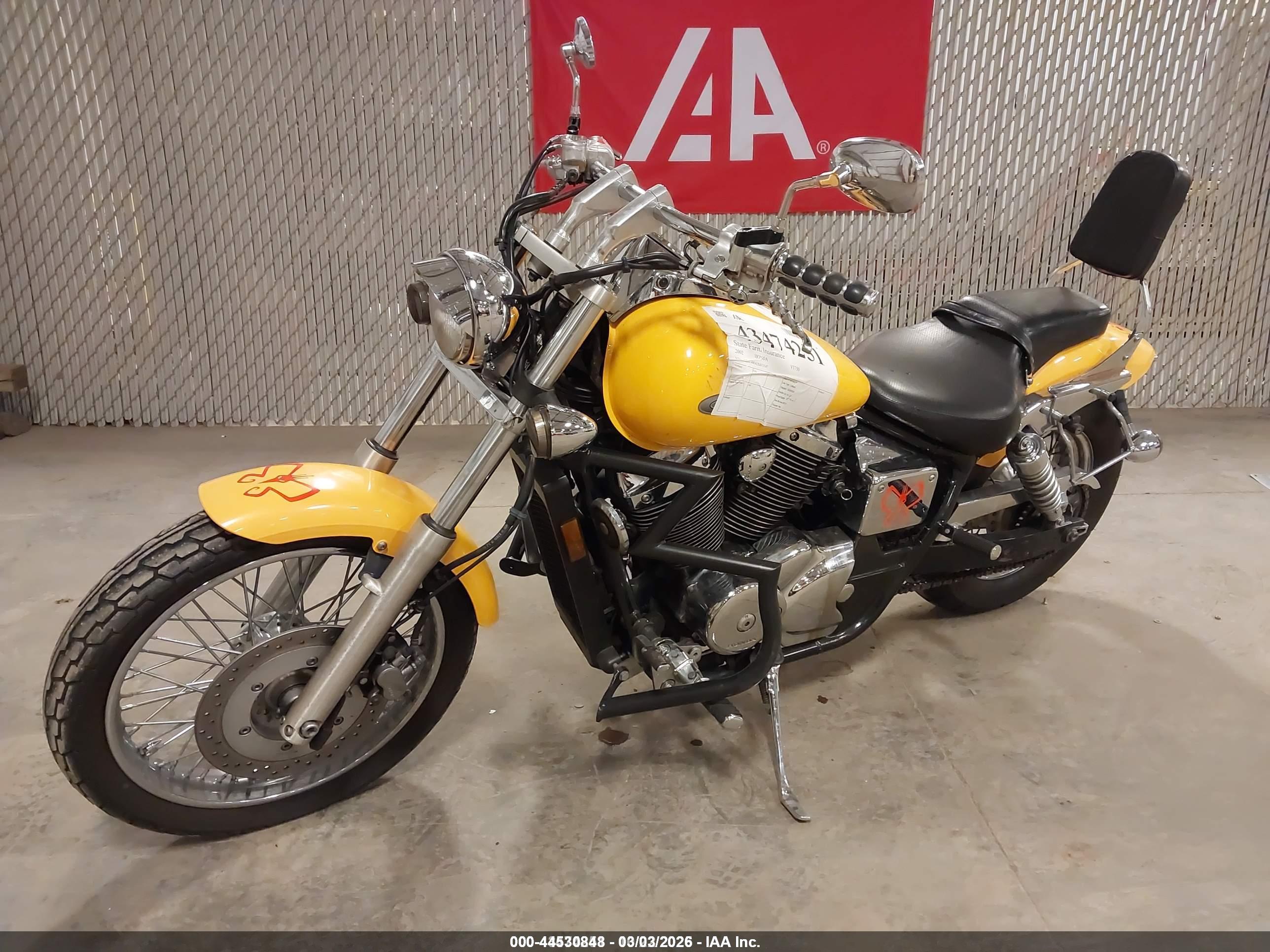 HONDA VT750 image 2