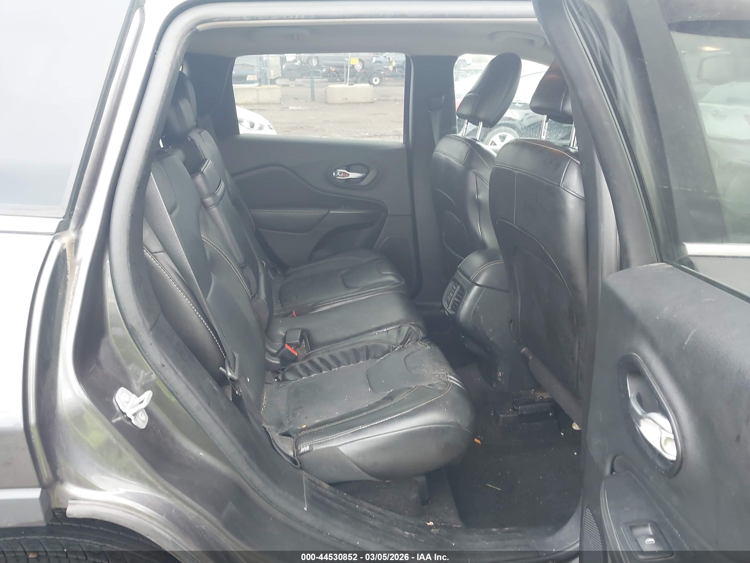 JEEP CHEROKEE image 8