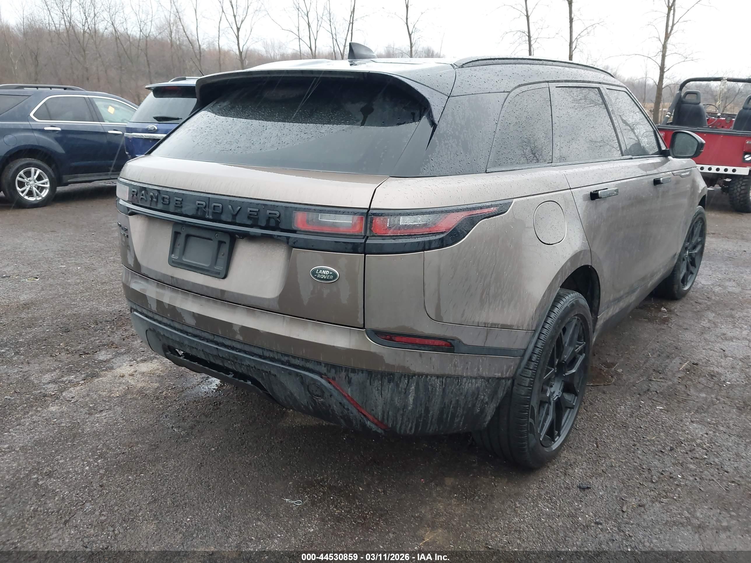 LAND ROVER image 4