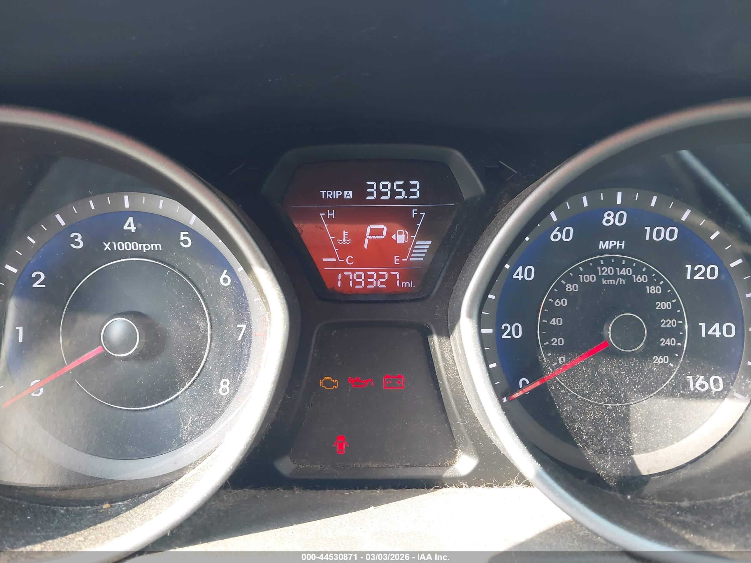 HYUNDAI ELANTRA image 7