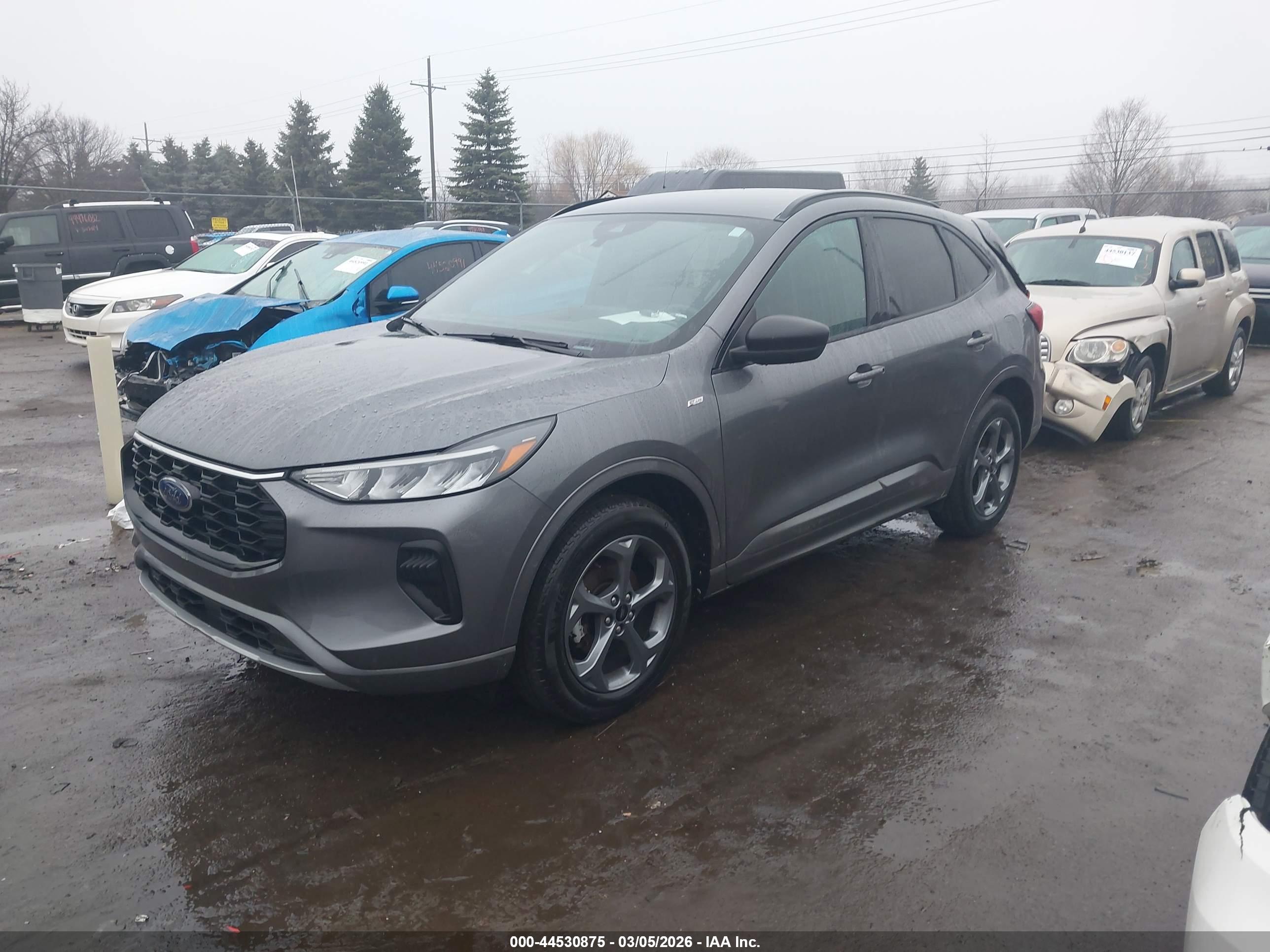 FORD ESCAPE image 2